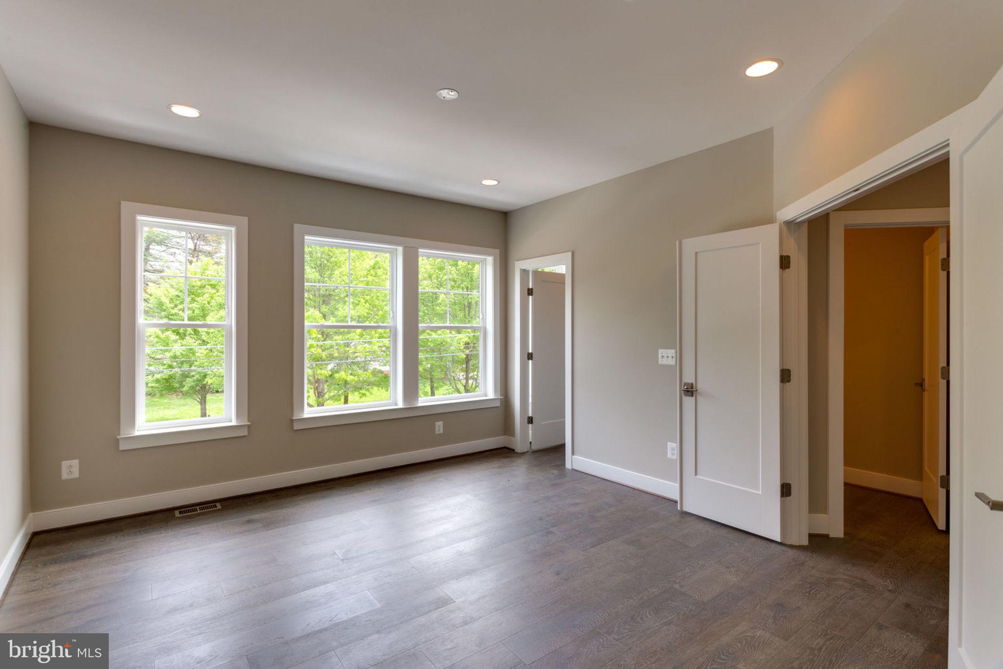 TUCKAHOE VILLAGE - Residential