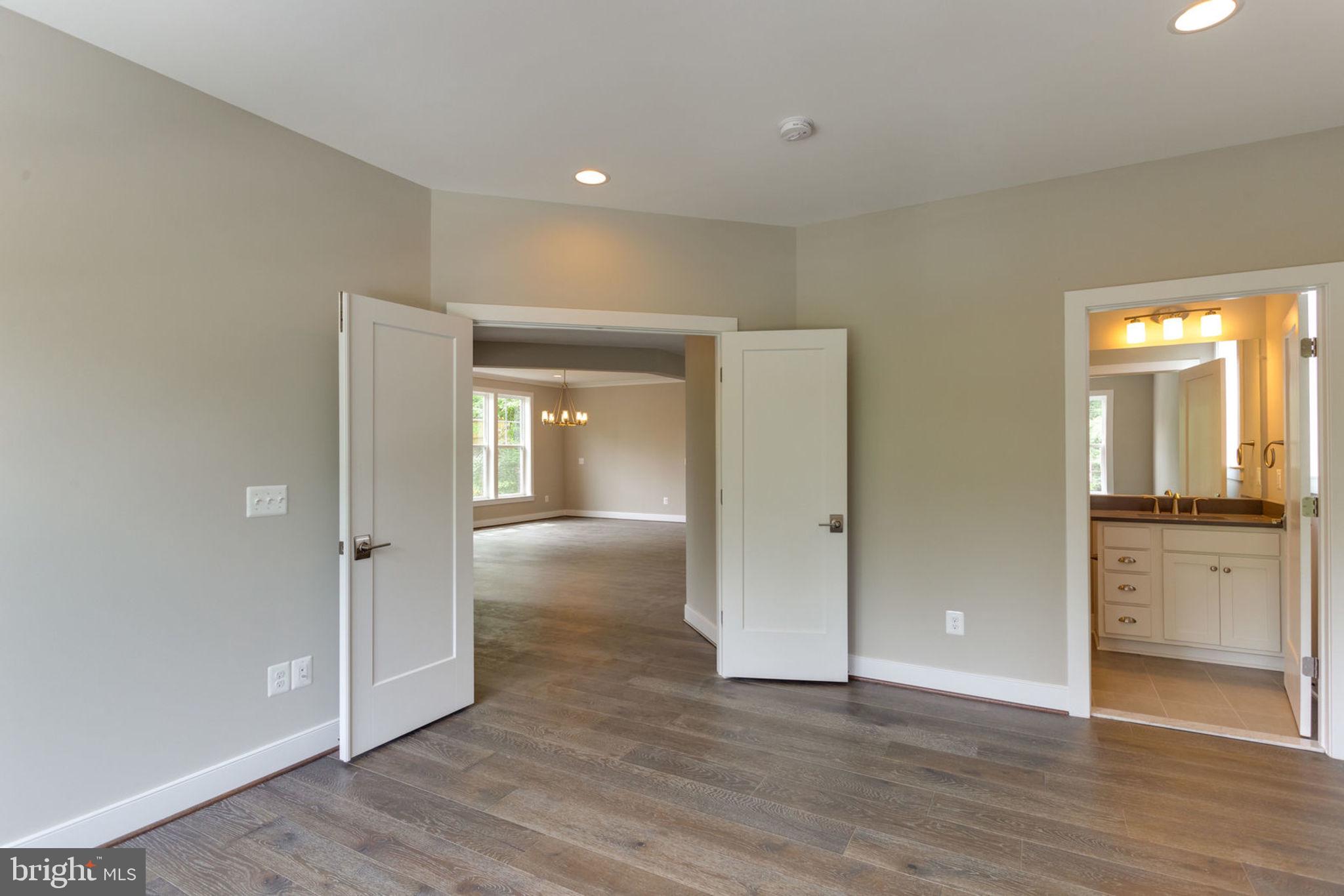 TUCKAHOE VILLAGE - Residential