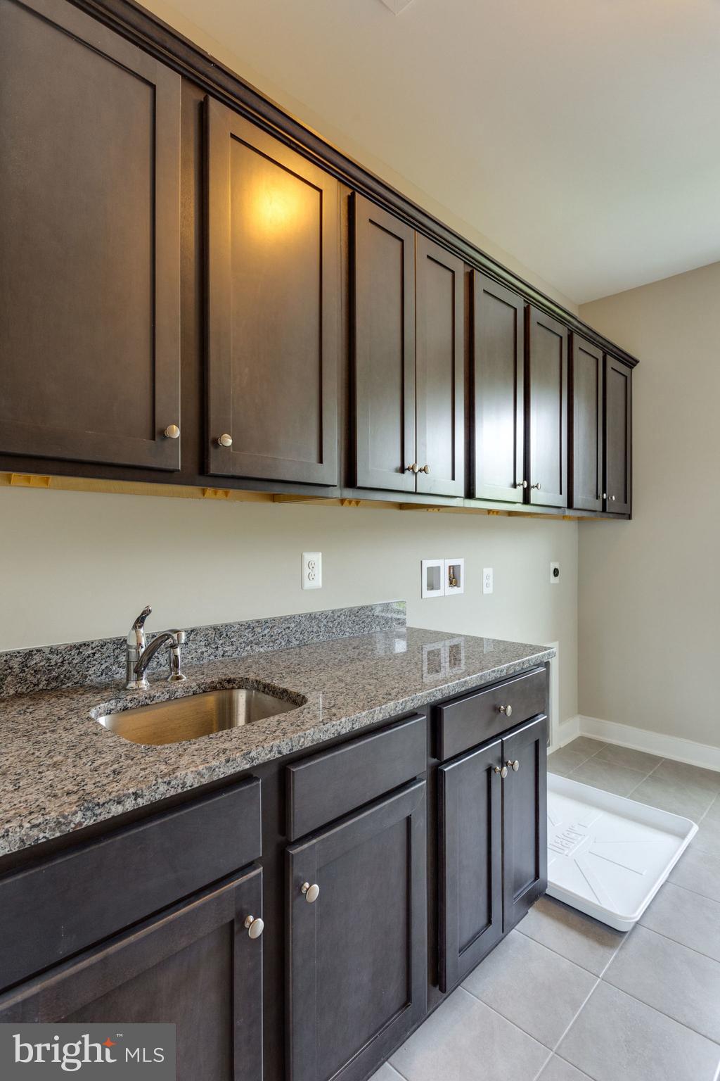 TUCKAHOE VILLAGE - Residential