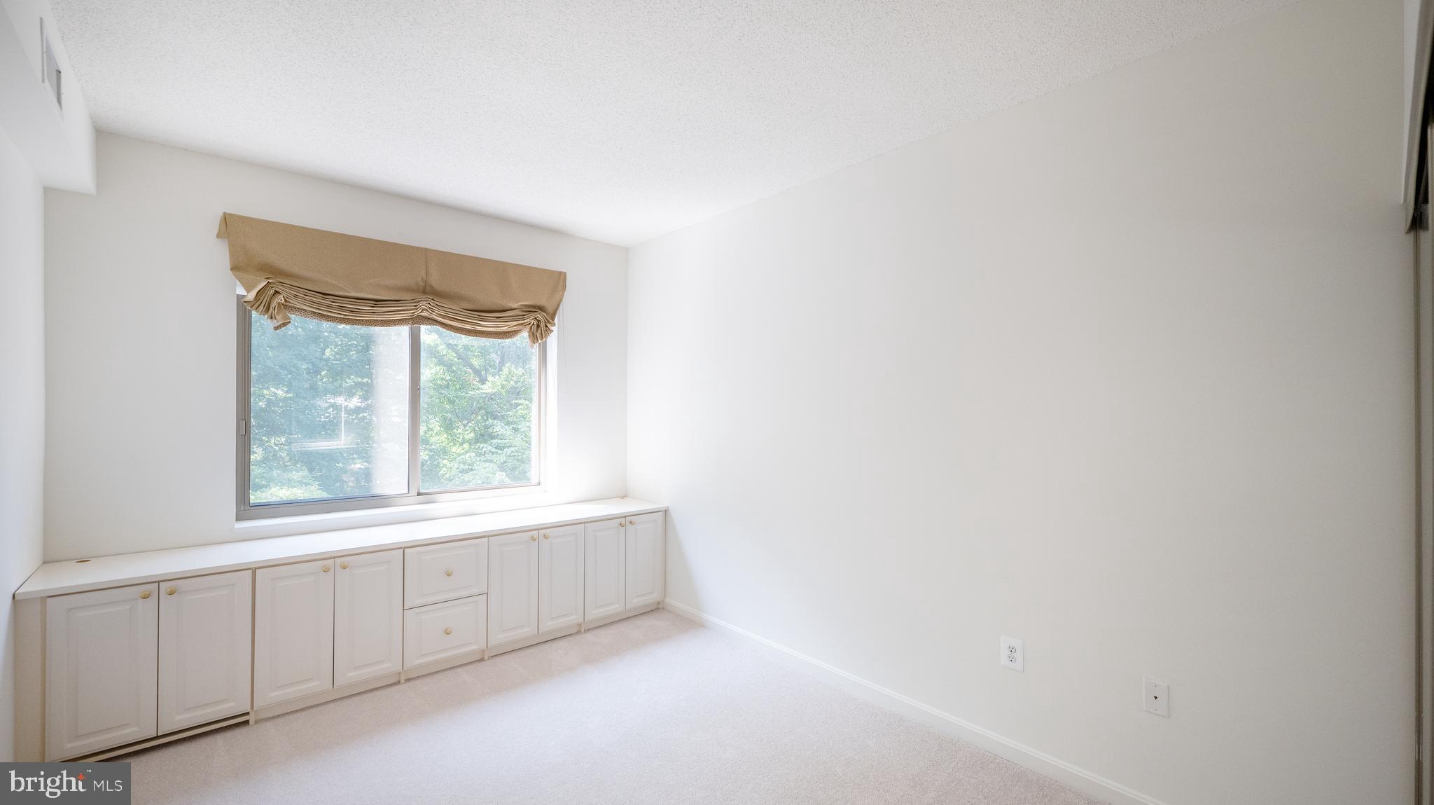 CREEKSIDE AT LEISURE WORLD - Residential Lease