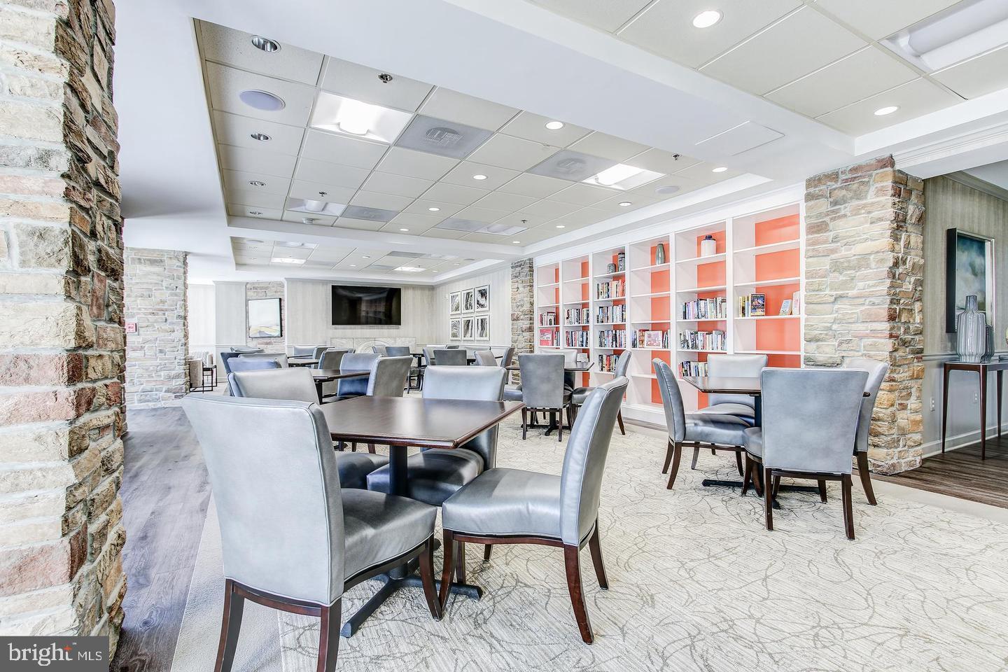 CREEKSIDE AT LEISURE WORLD - Residential Lease