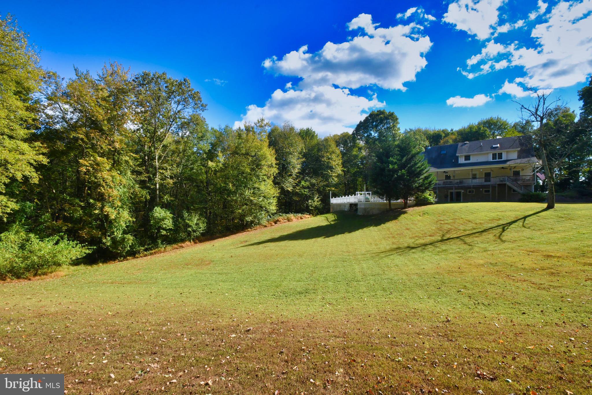 WHITE HALL - Residential