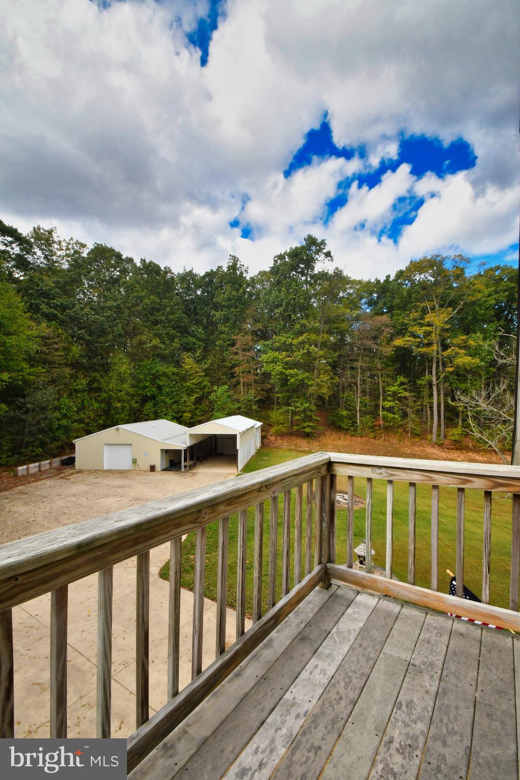 WHITE HALL - Residential