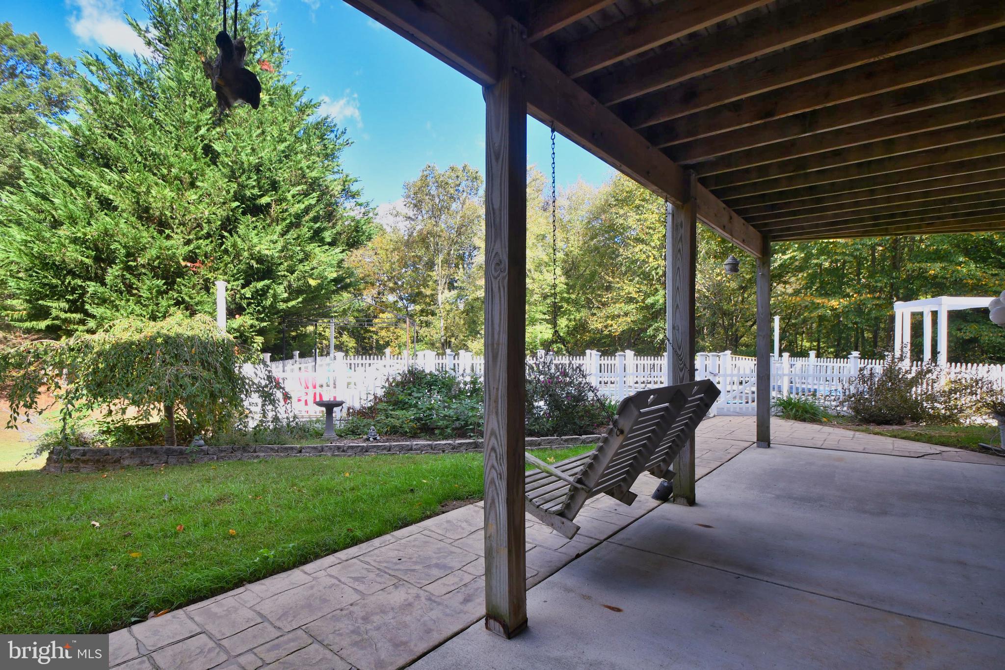 WHITE HALL - Residential