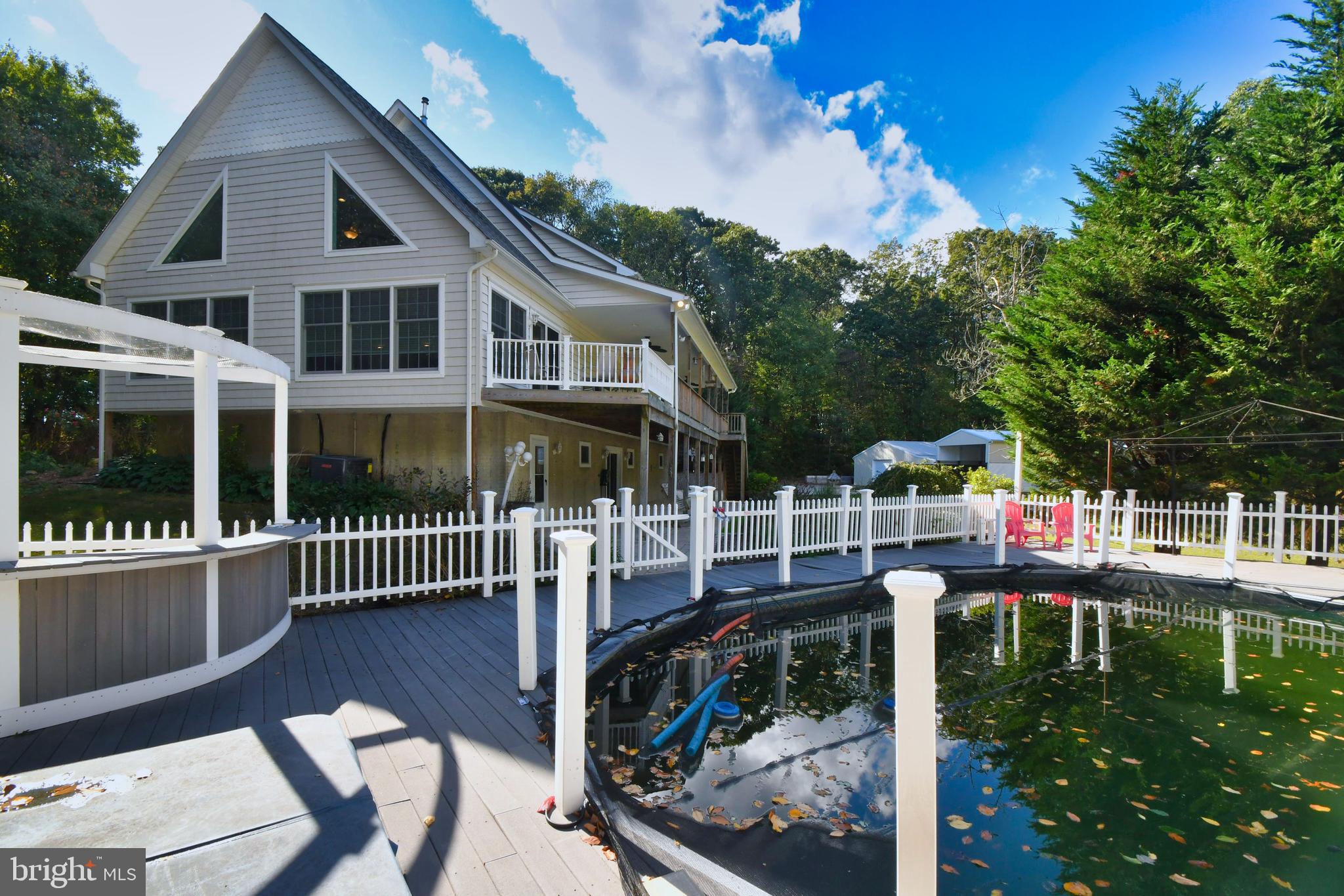 WHITE HALL - Residential