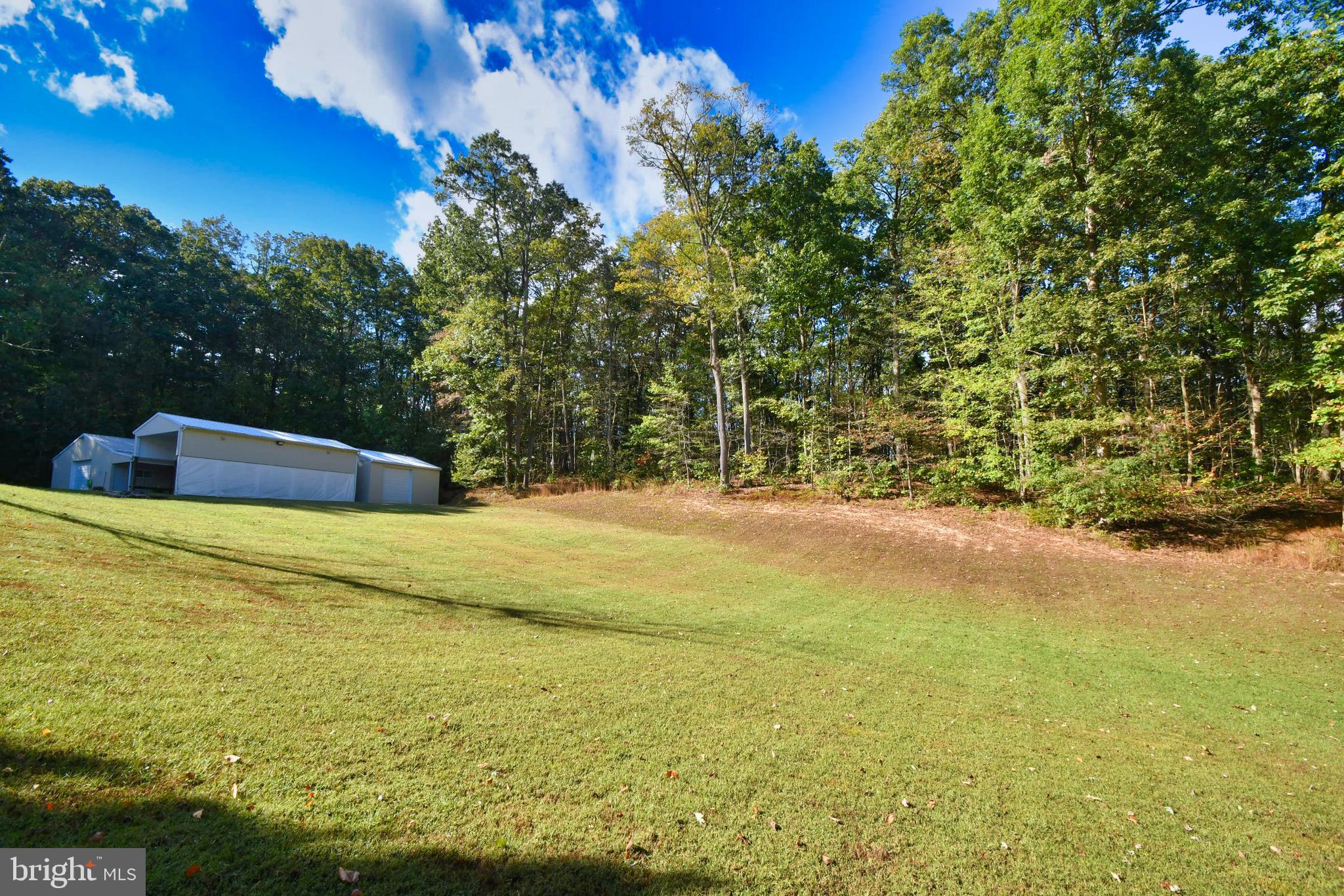 WHITE HALL - Residential