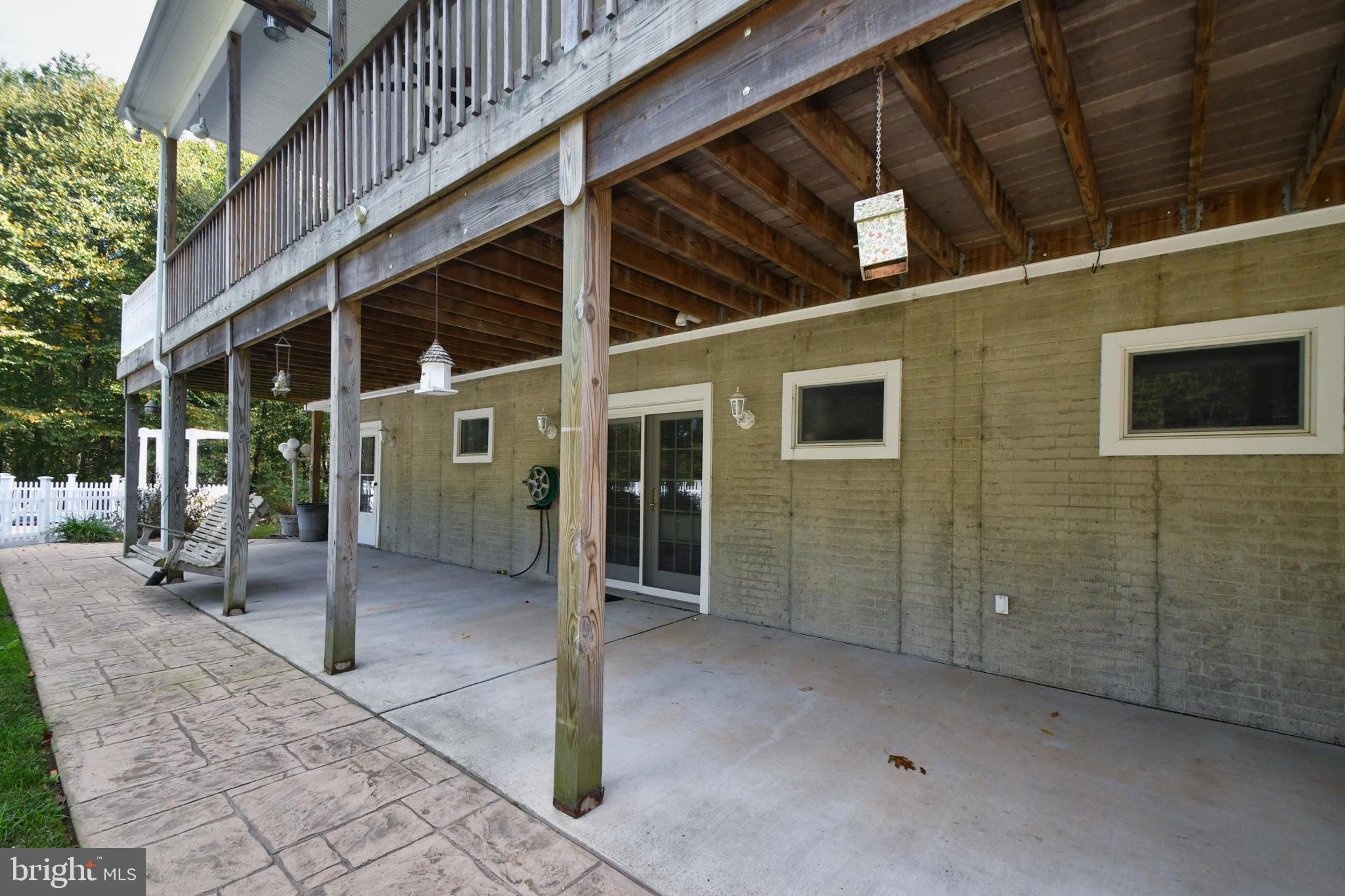 WHITE HALL - Residential