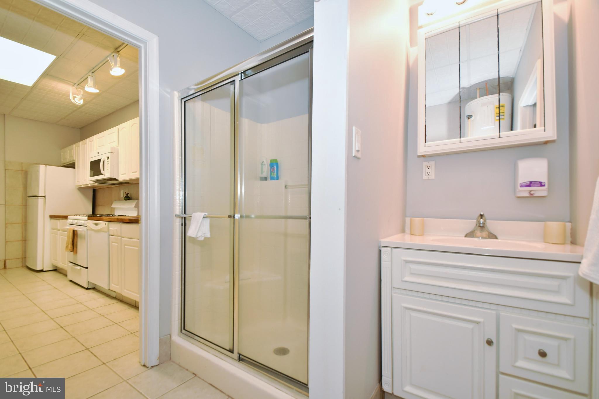 WHITE HALL - Residential