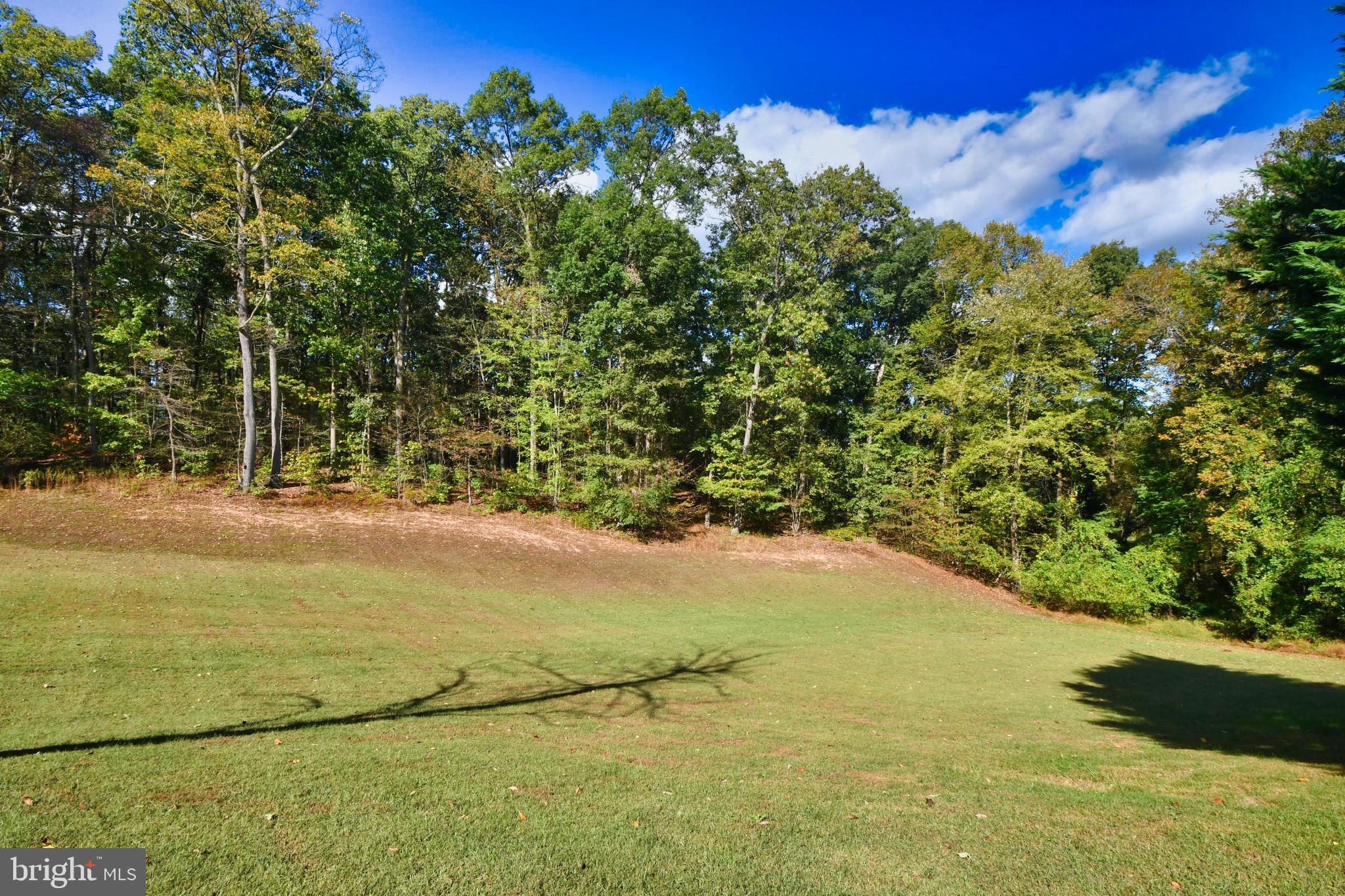 WHITE HALL - Residential