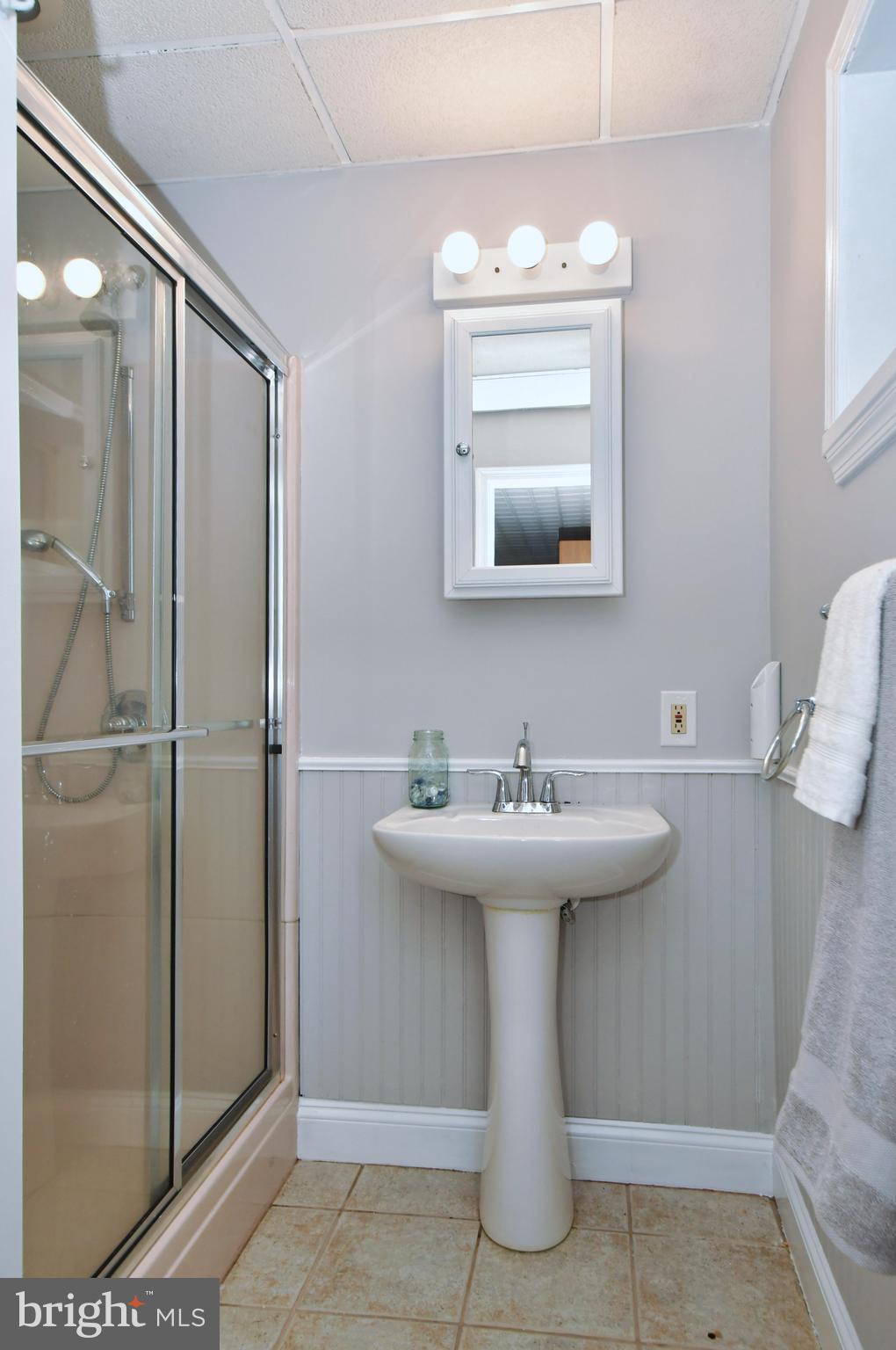 WHITE HALL - Residential