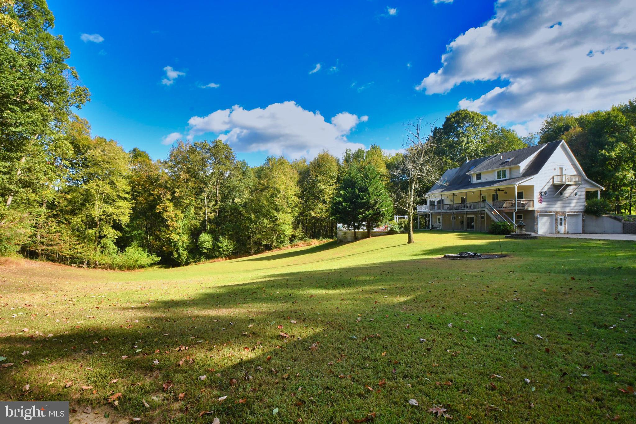 WHITE HALL - Residential