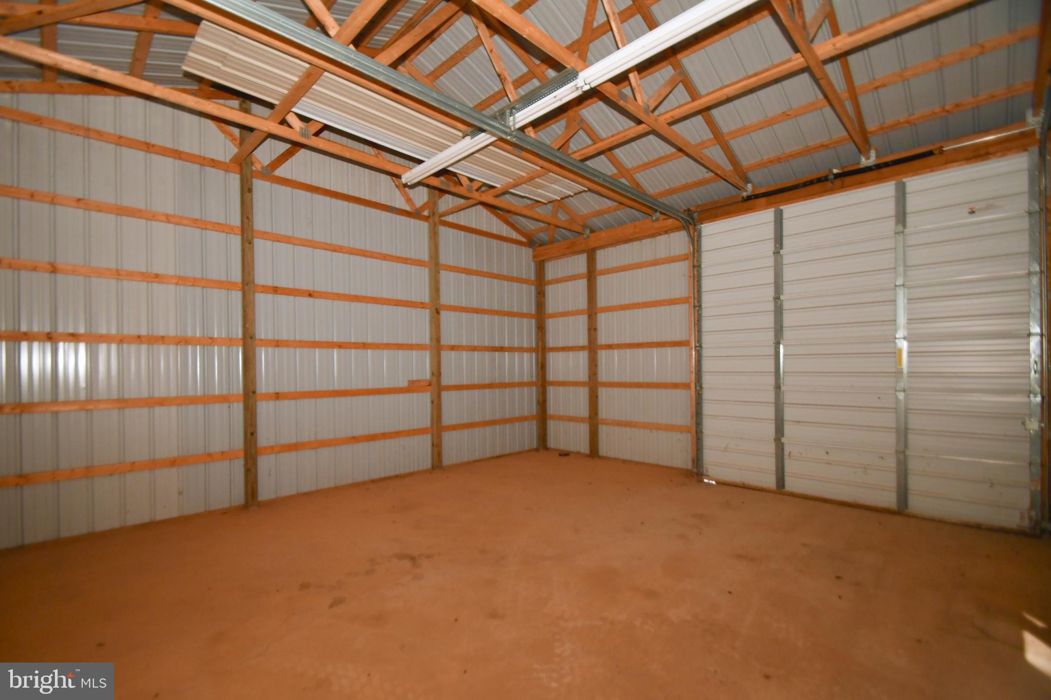 WHITE HALL - Residential