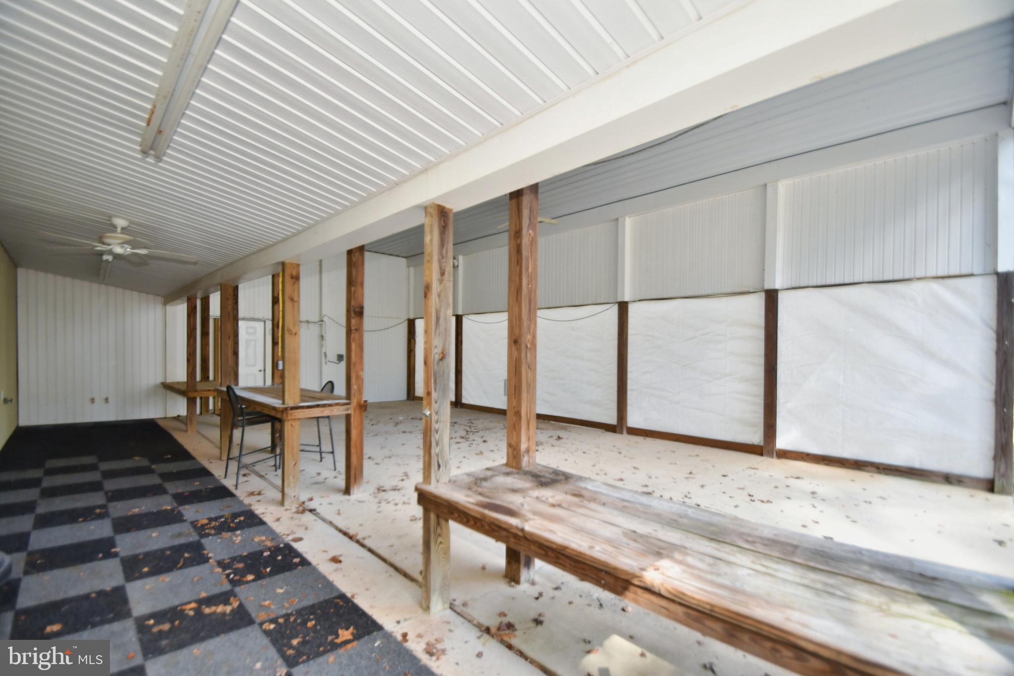 WHITE HALL - Residential