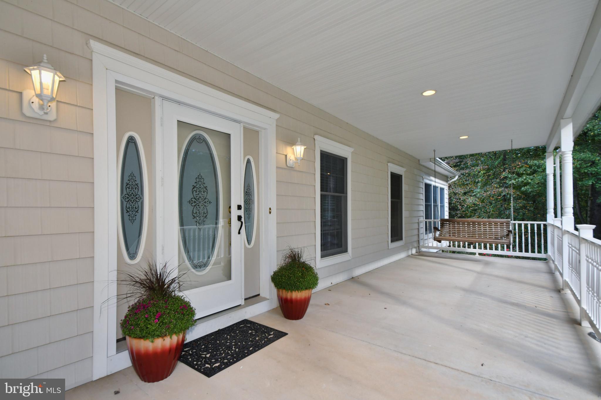 WHITE HALL - Residential