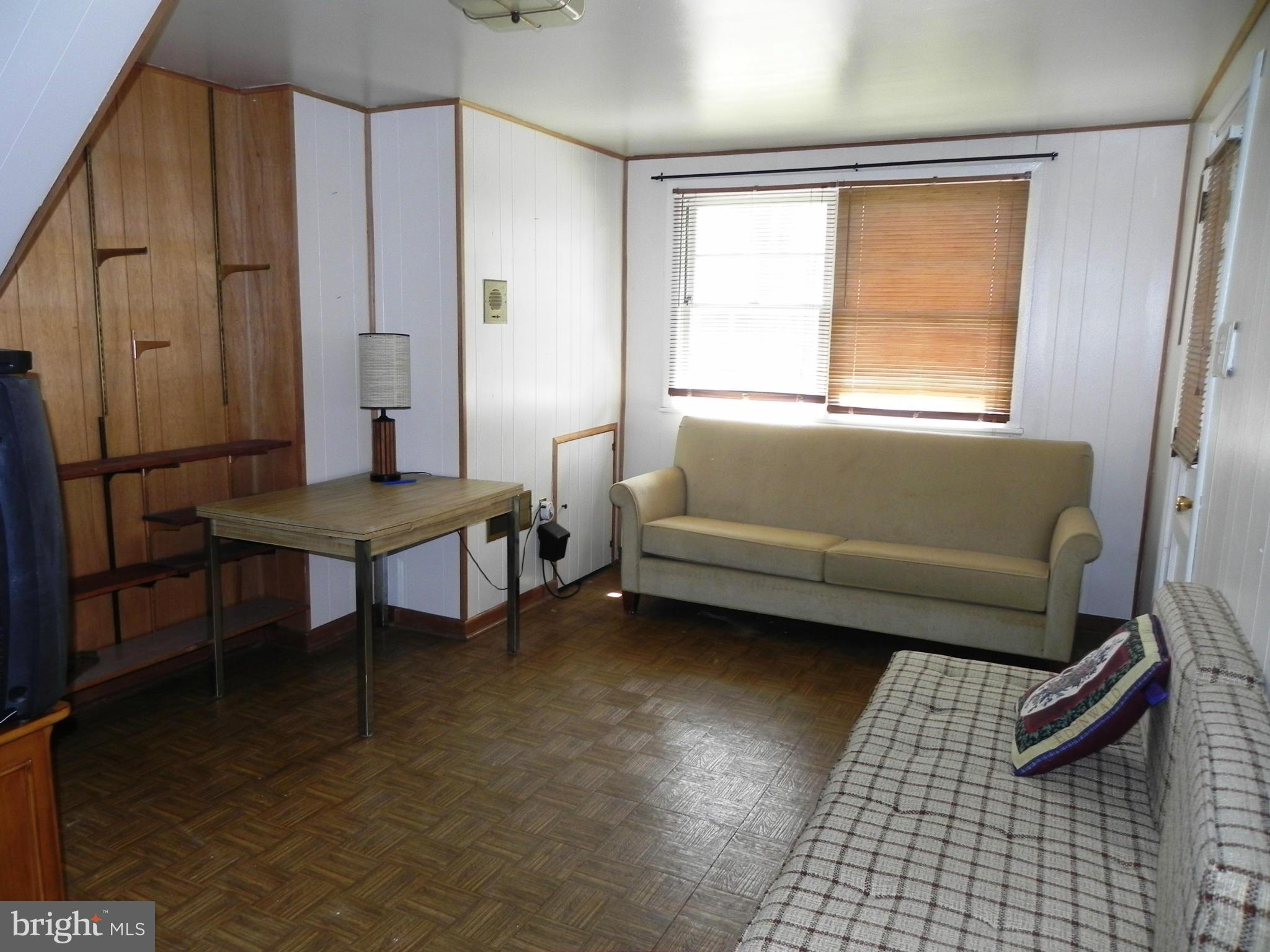 WILLIAMSBURG - Residential