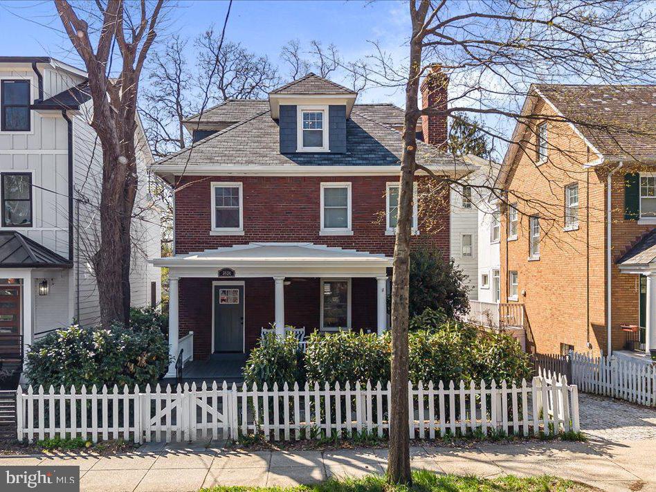 3834 MCKINLEY STREET NW