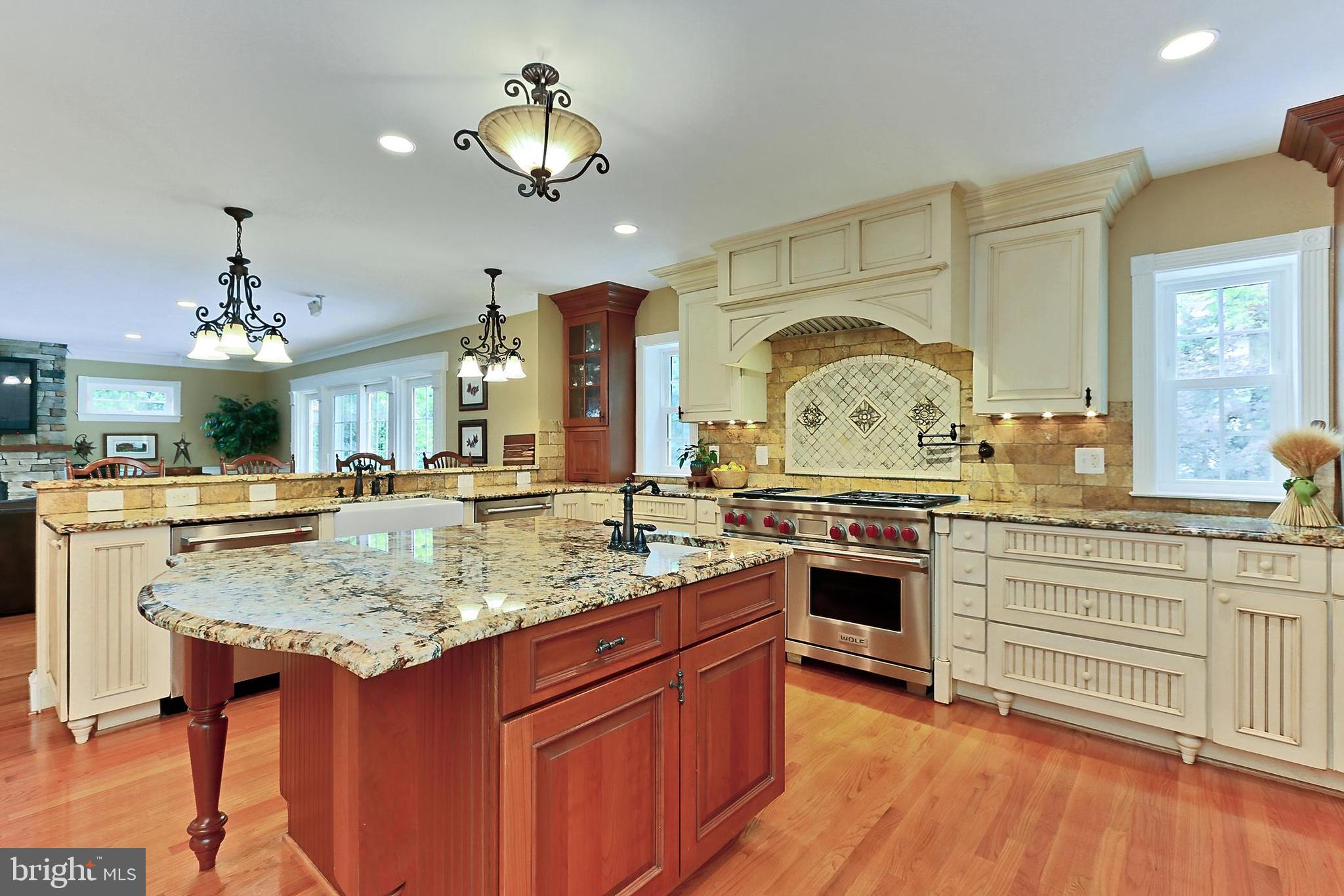 WALNUT HILL - Residential