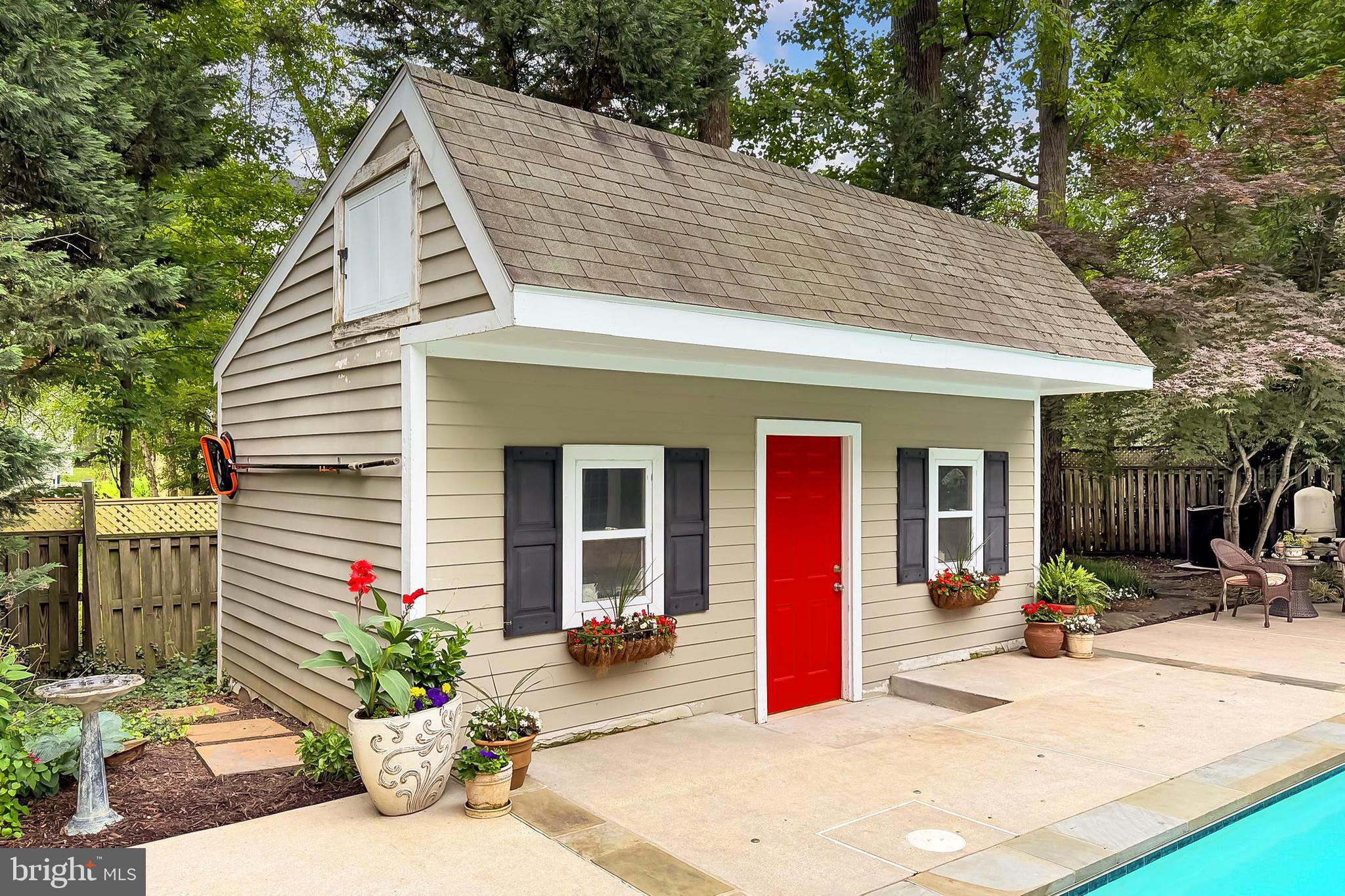 WALNUT HILL - Residential