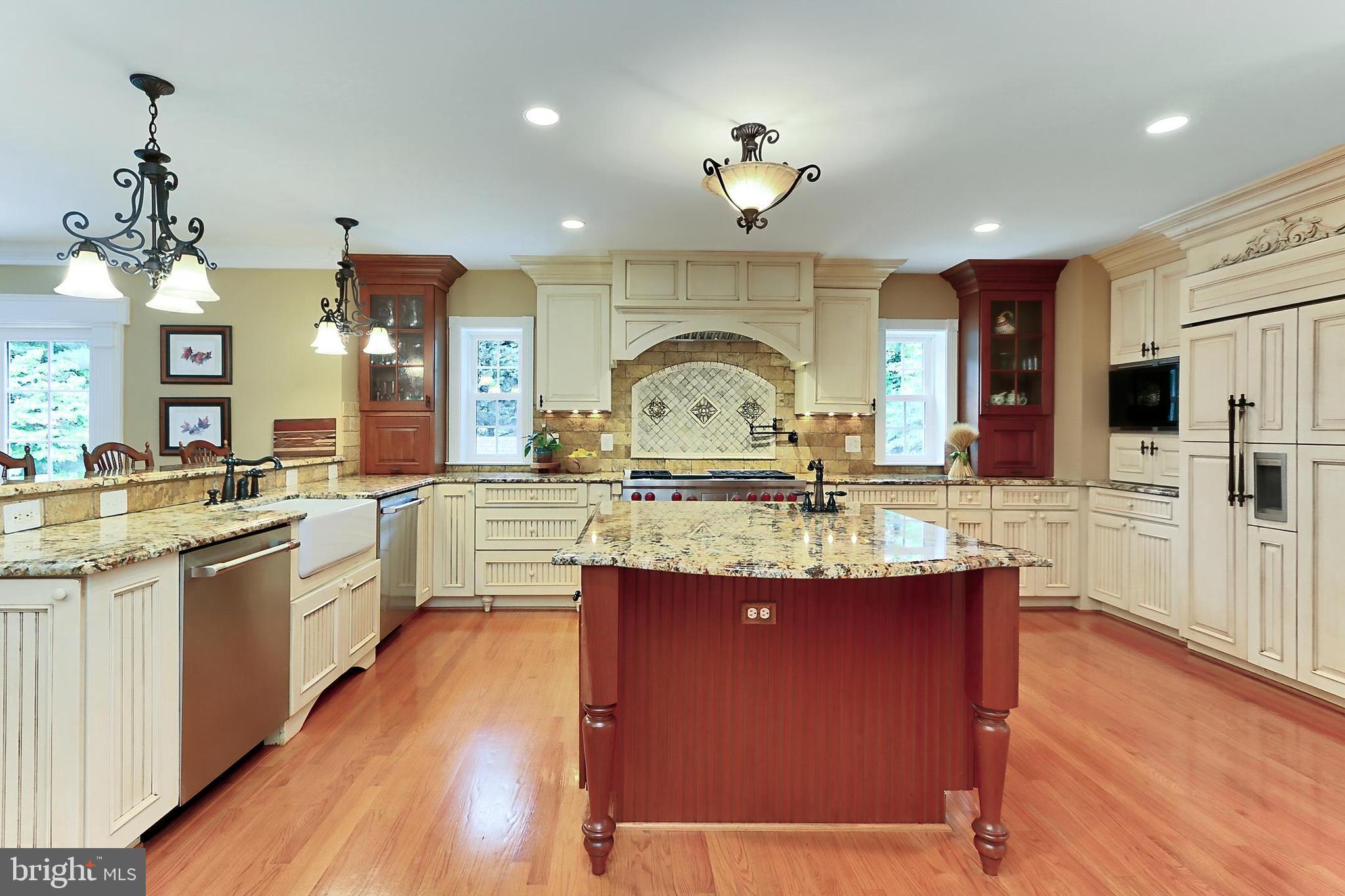 WALNUT HILL - Residential