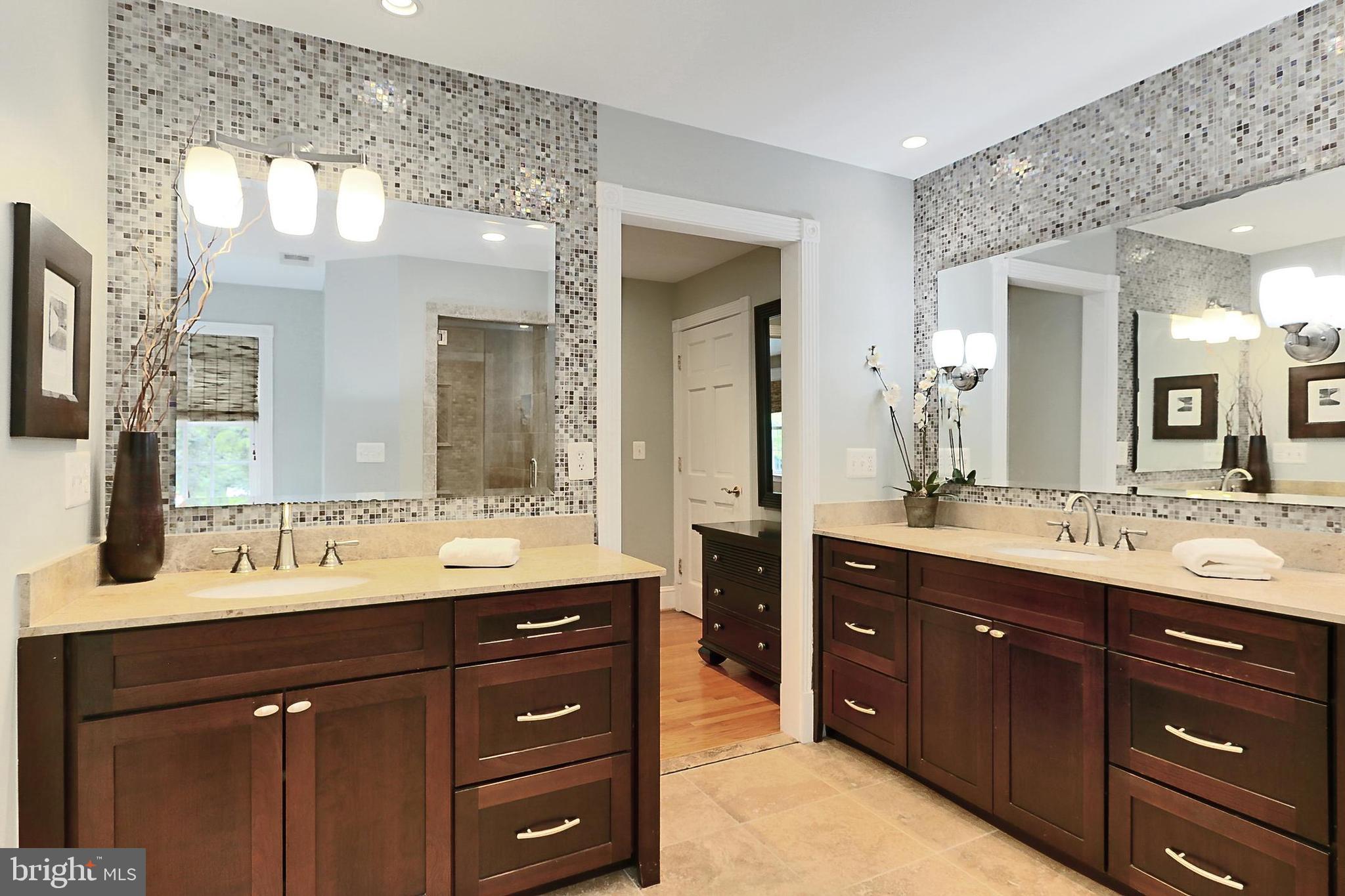 WALNUT HILL - Residential