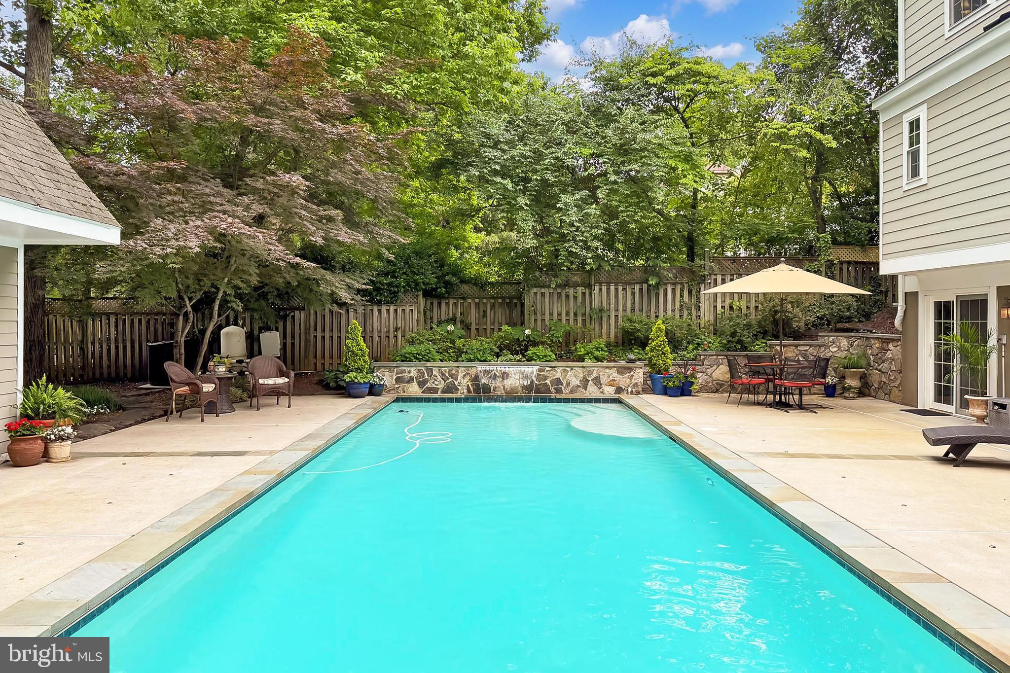 WALNUT HILL - Residential