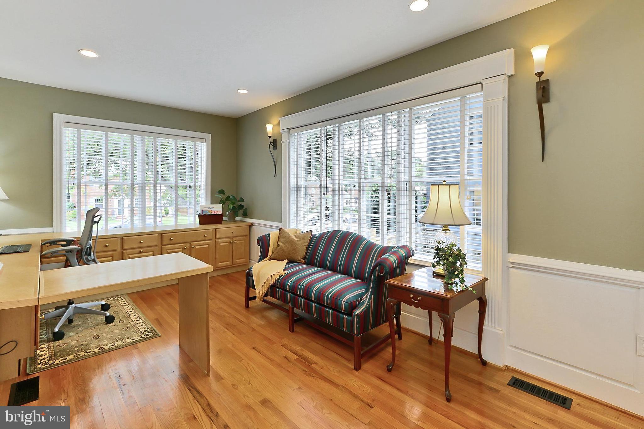 WALNUT HILL - Residential