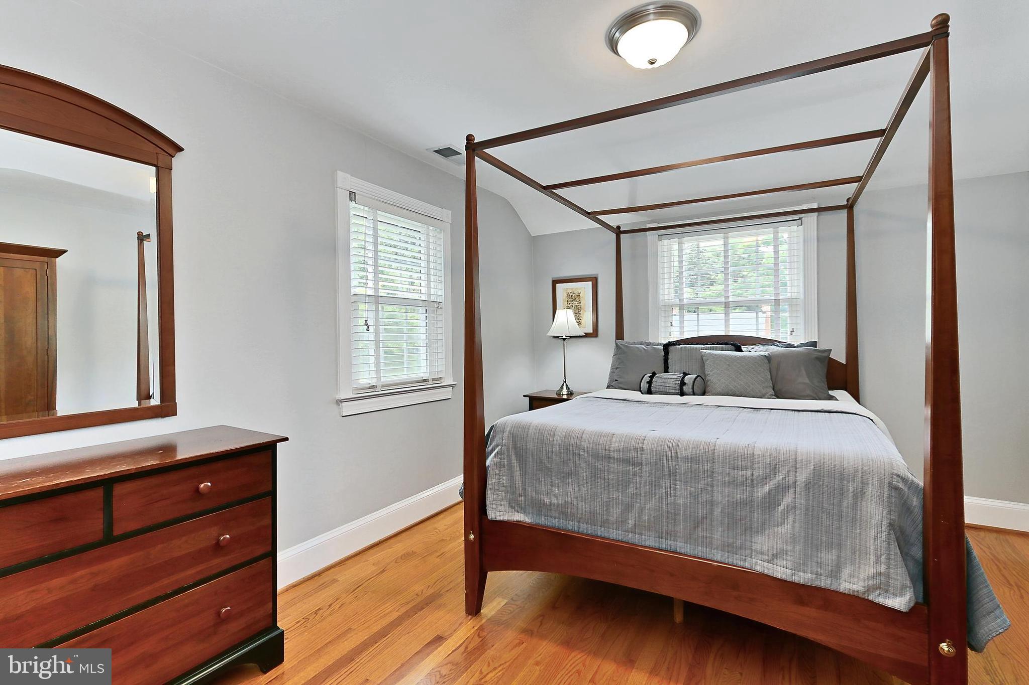 WALNUT HILL - Residential