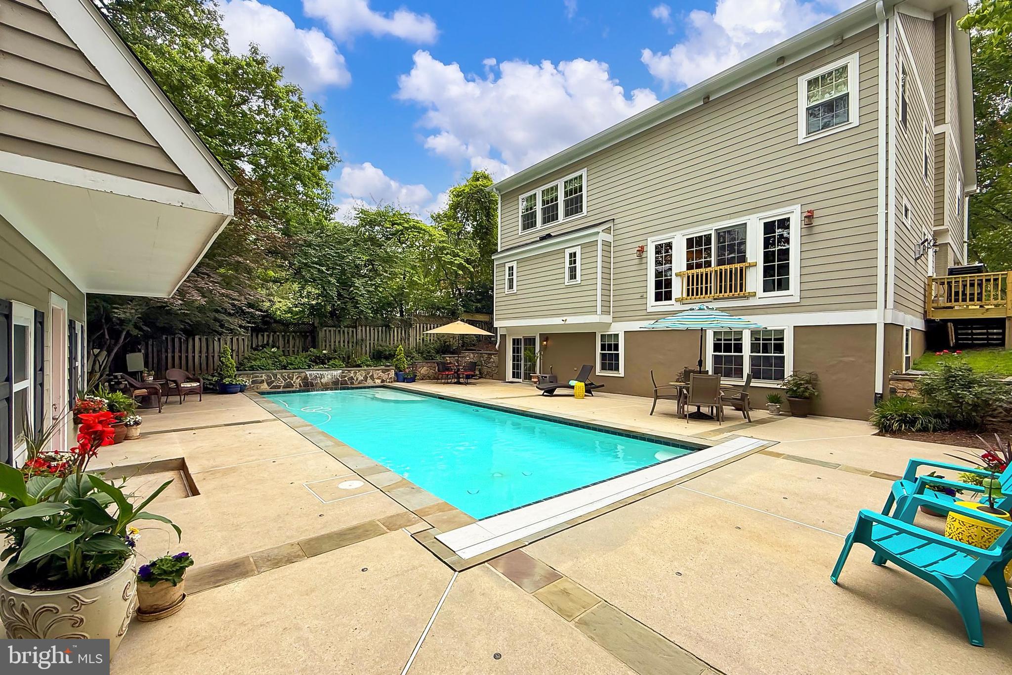 WALNUT HILL - Residential