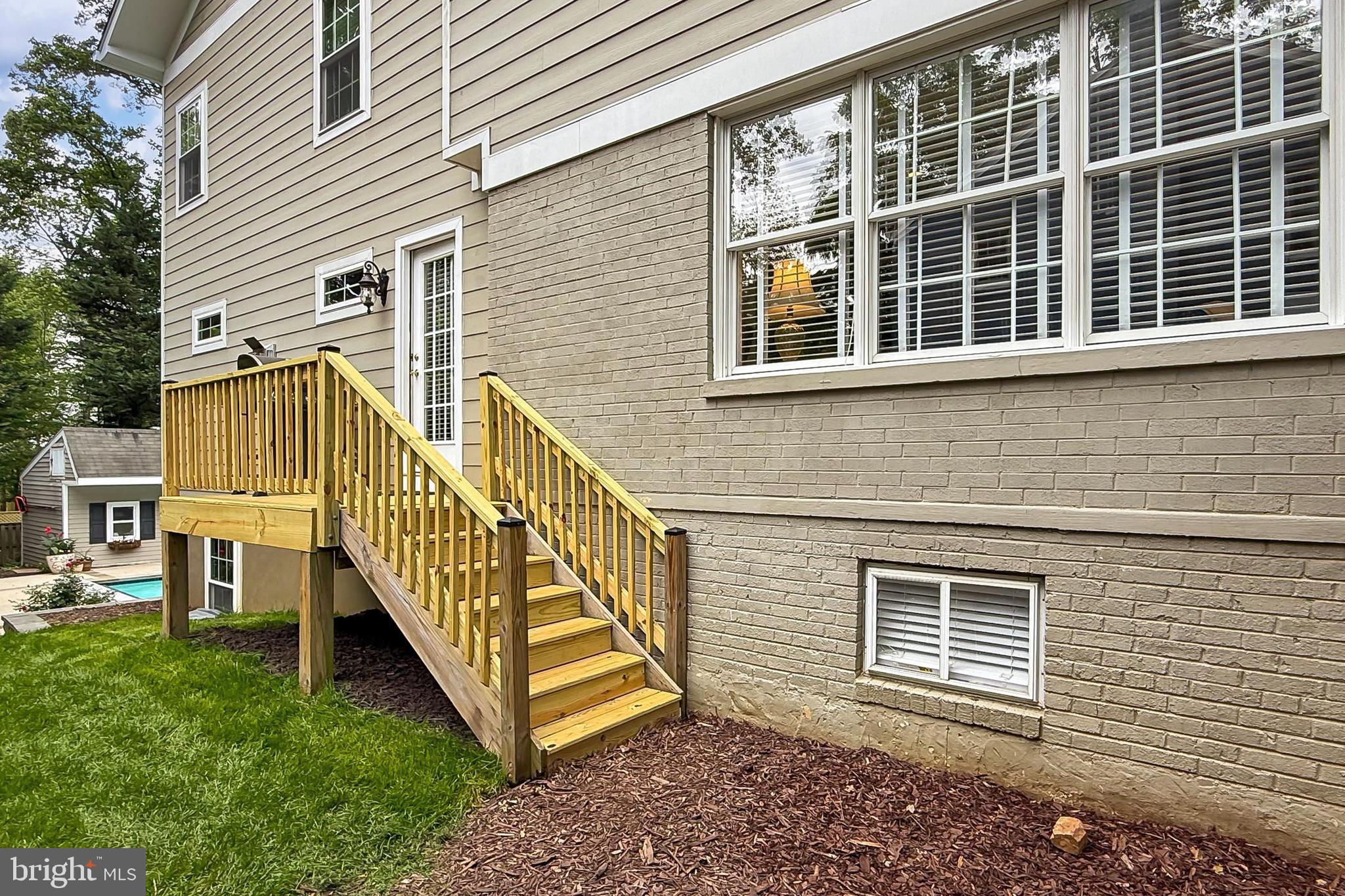 WALNUT HILL - Residential