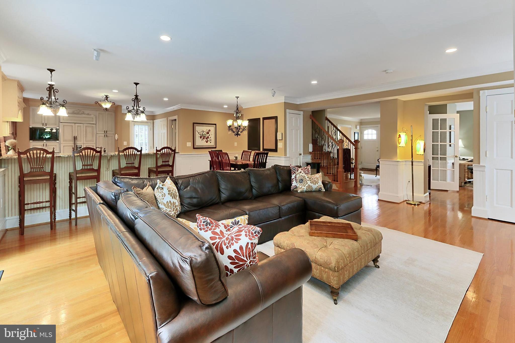 WALNUT HILL - Residential