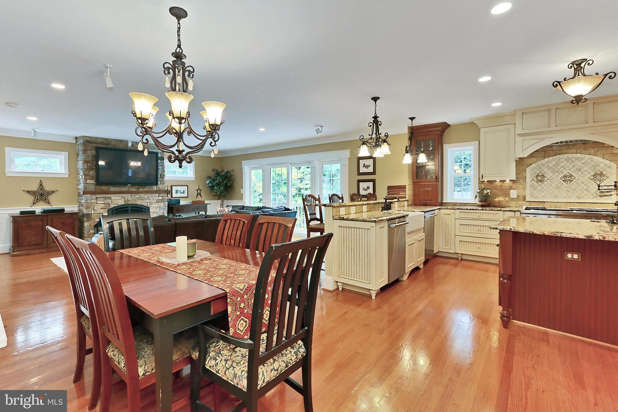 WALNUT HILL - Residential