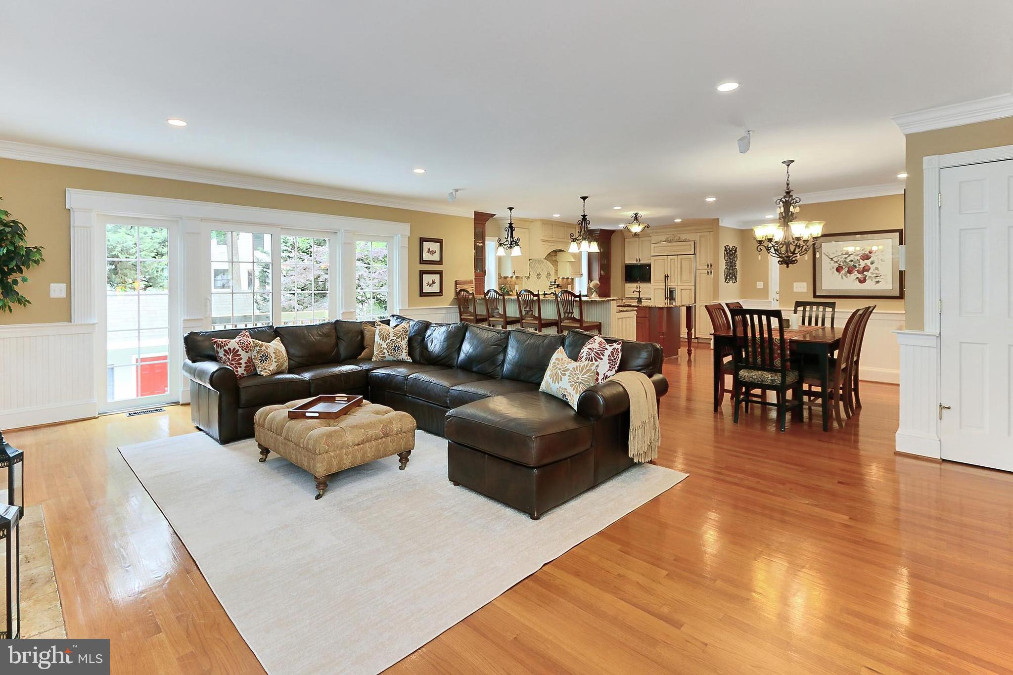 WALNUT HILL - Residential