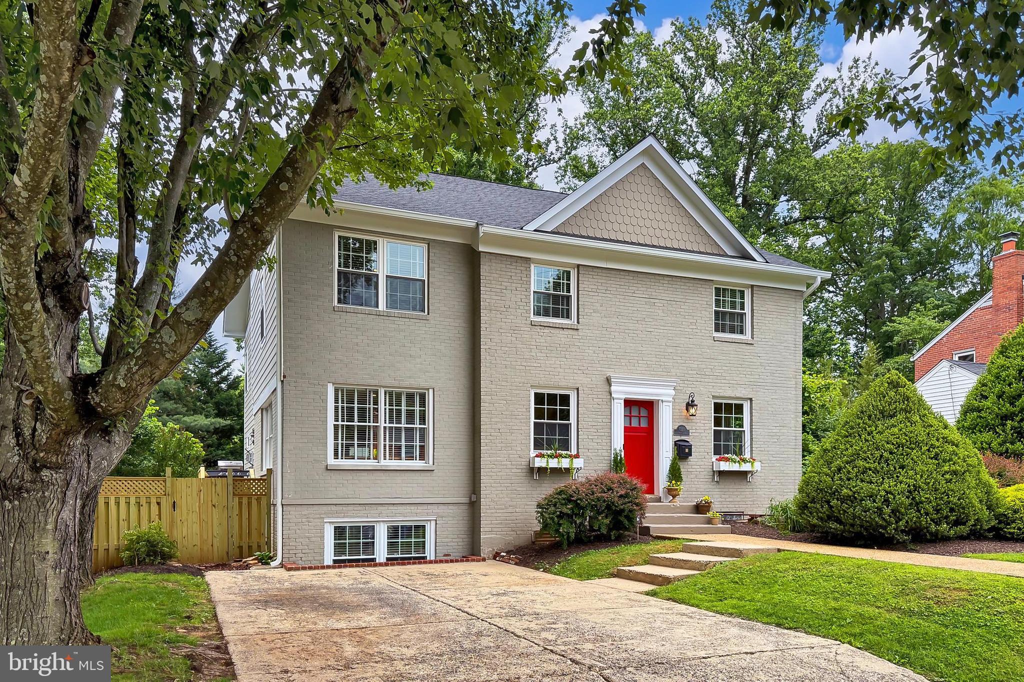 WALNUT HILL - Residential