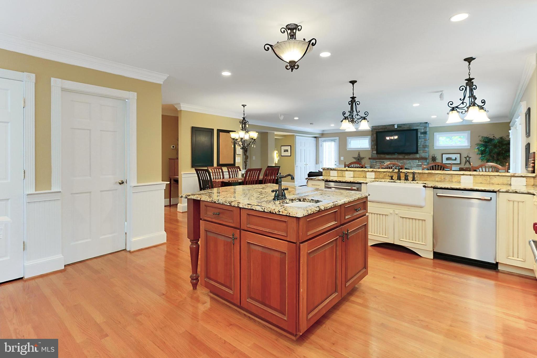 WALNUT HILL - Residential