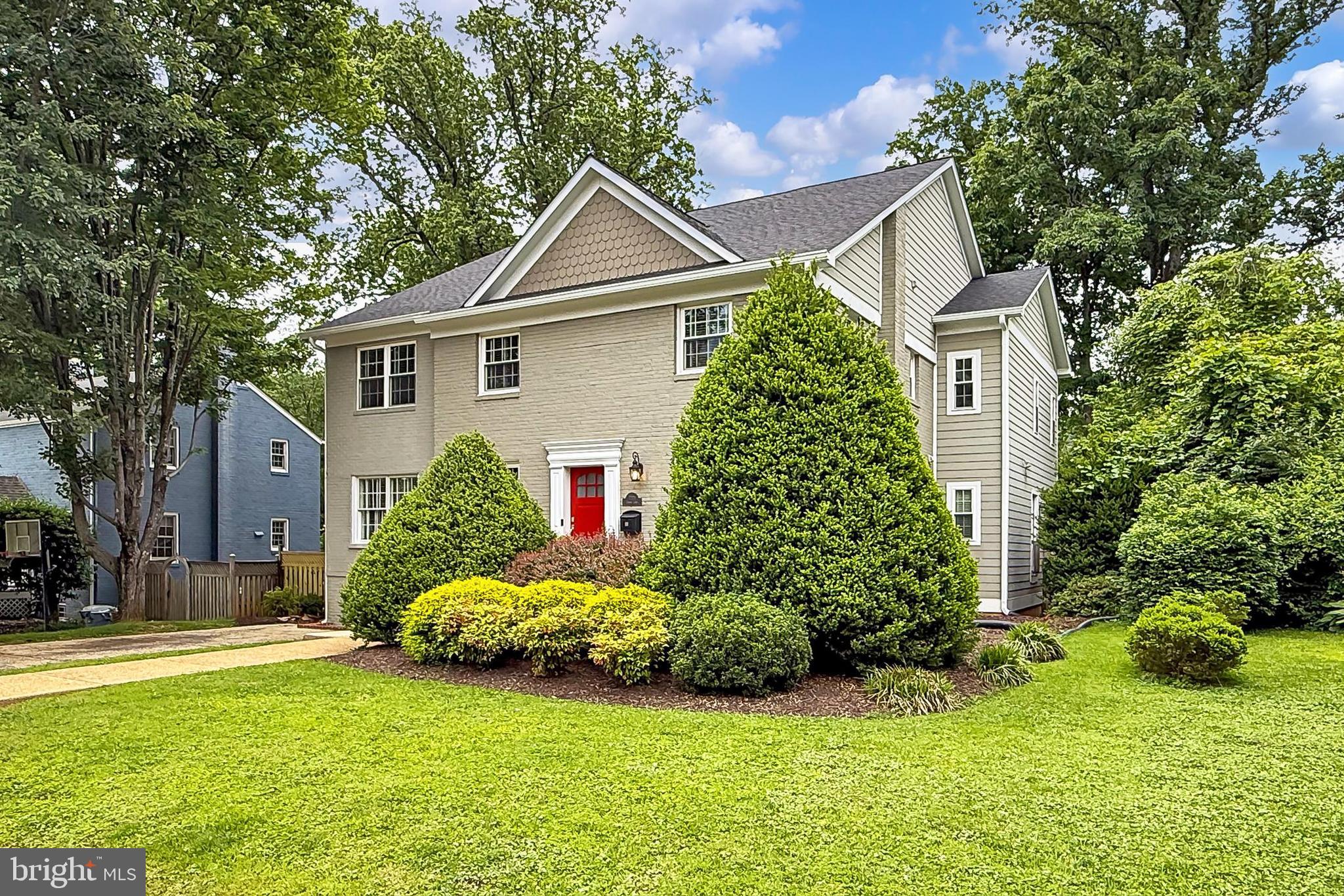 WALNUT HILL - Residential