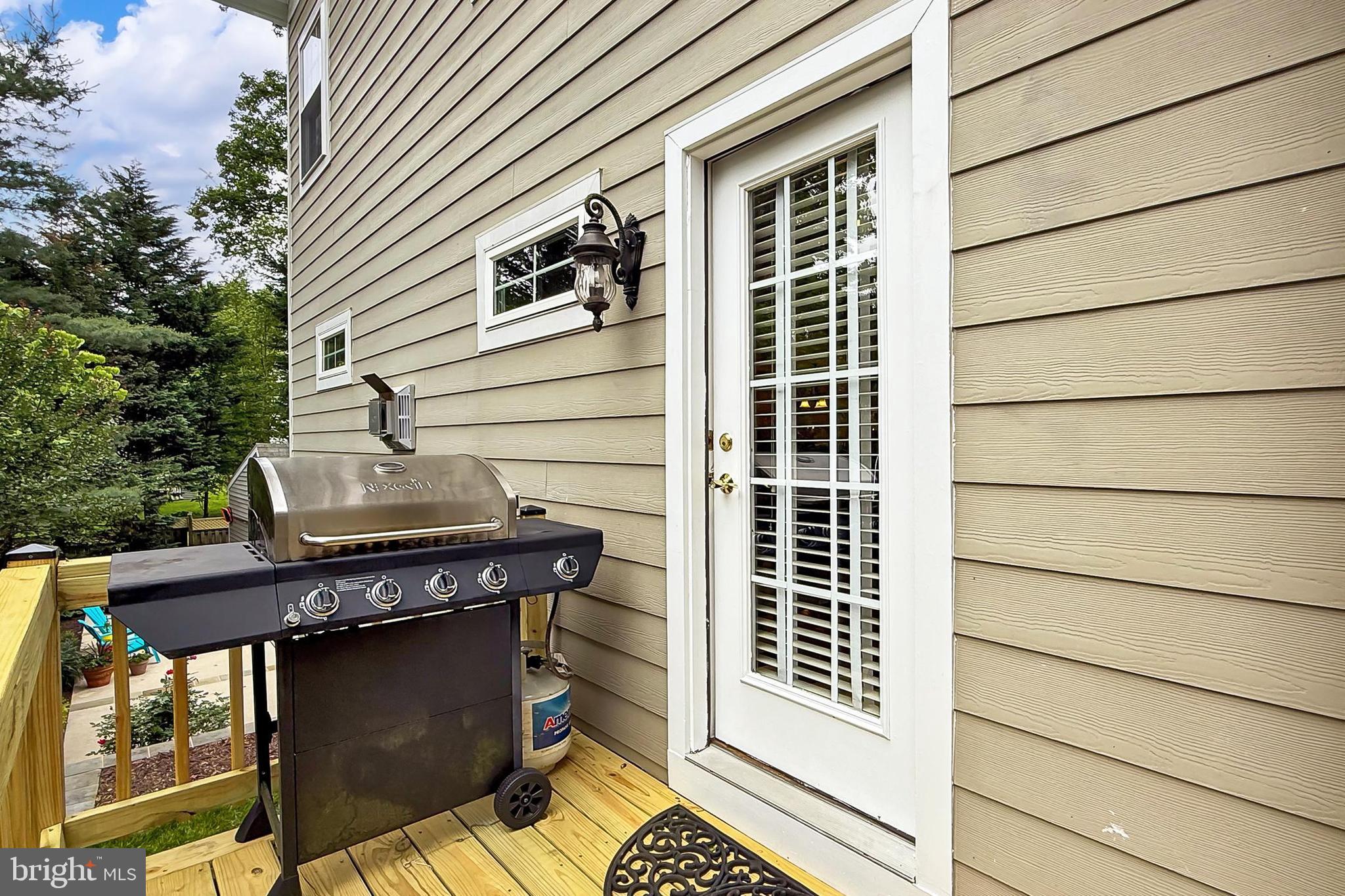 WALNUT HILL - Residential