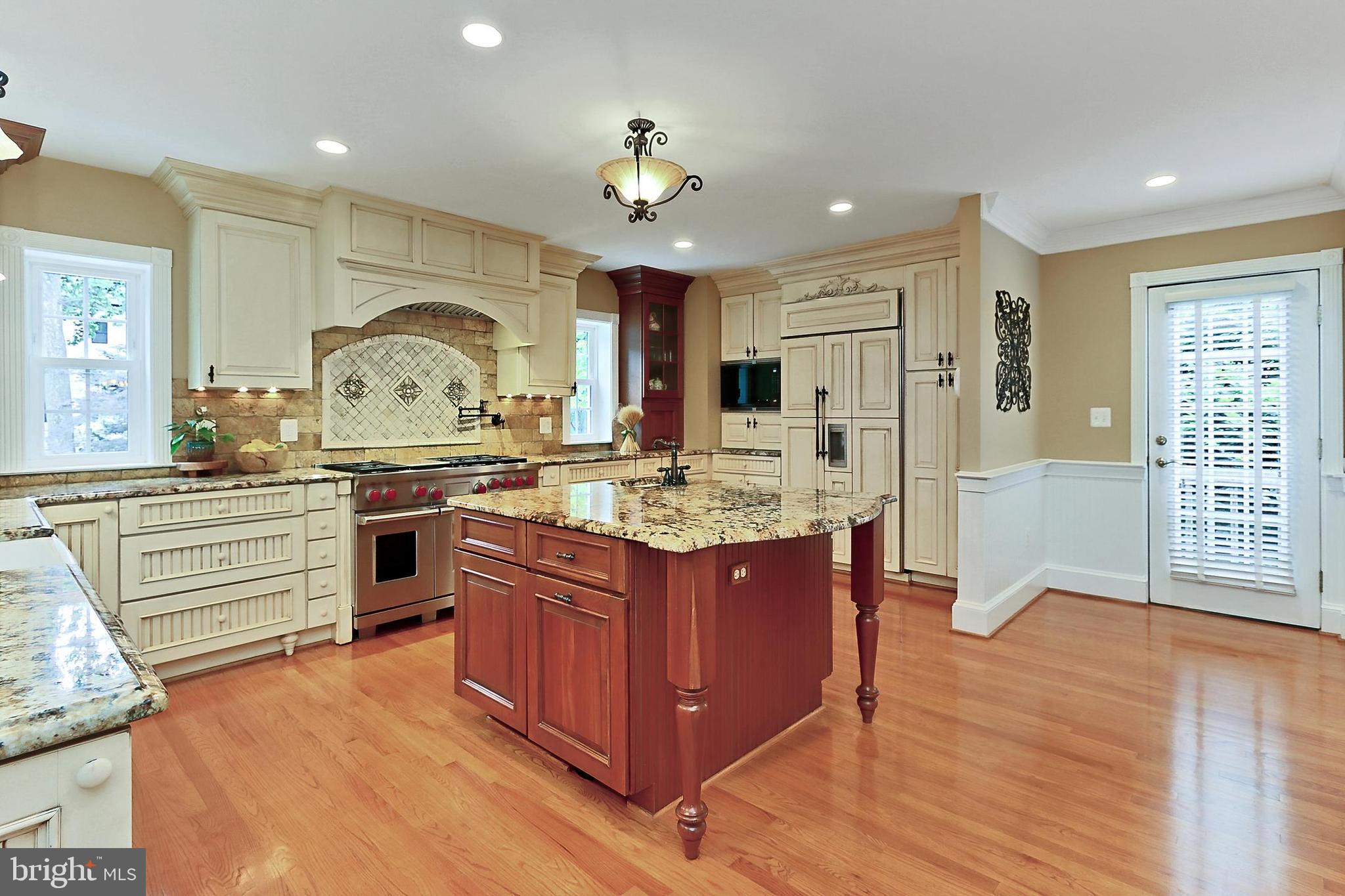 WALNUT HILL - Residential