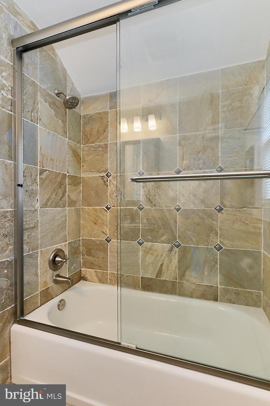 WALNUT HILL - Residential