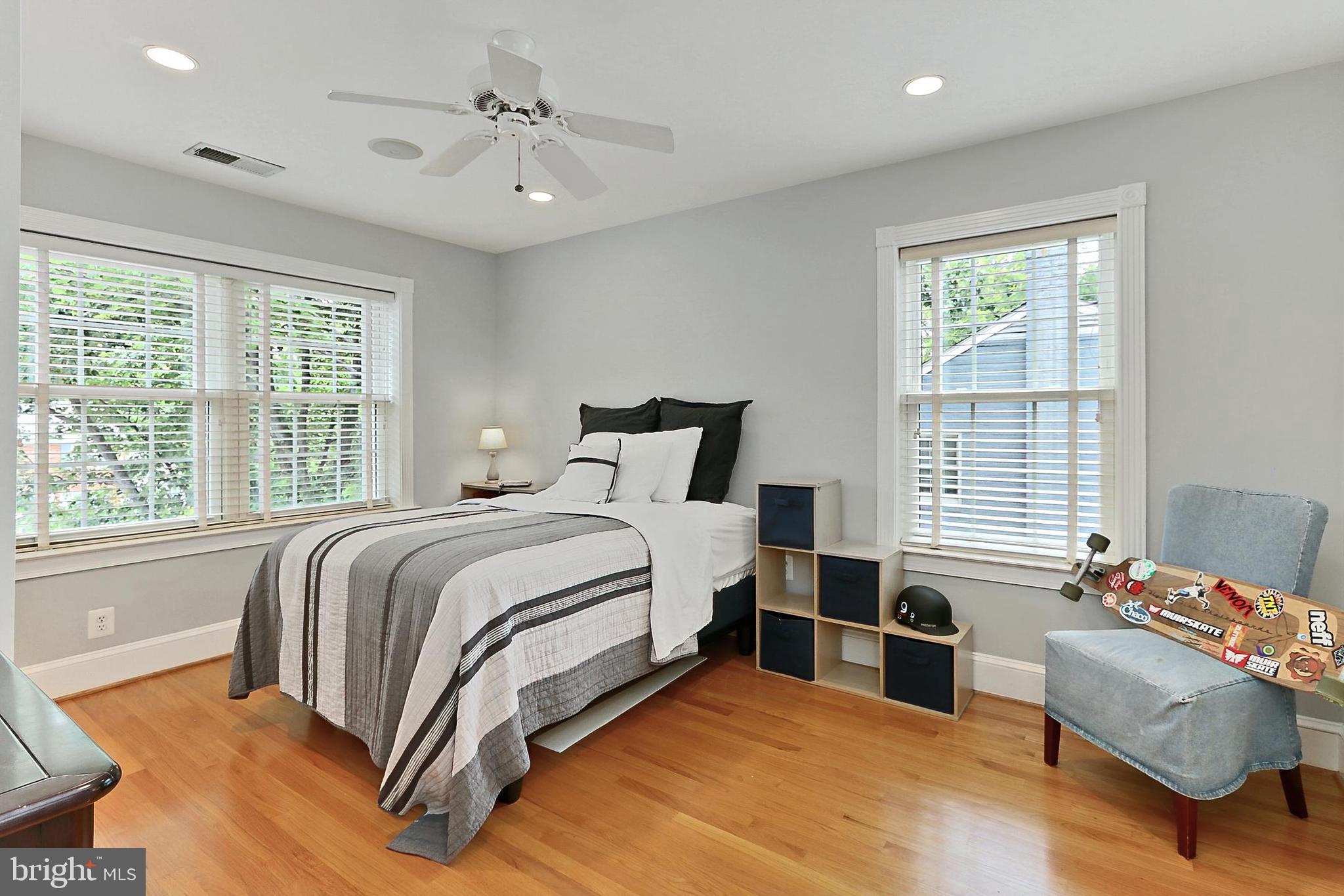 WALNUT HILL - Residential