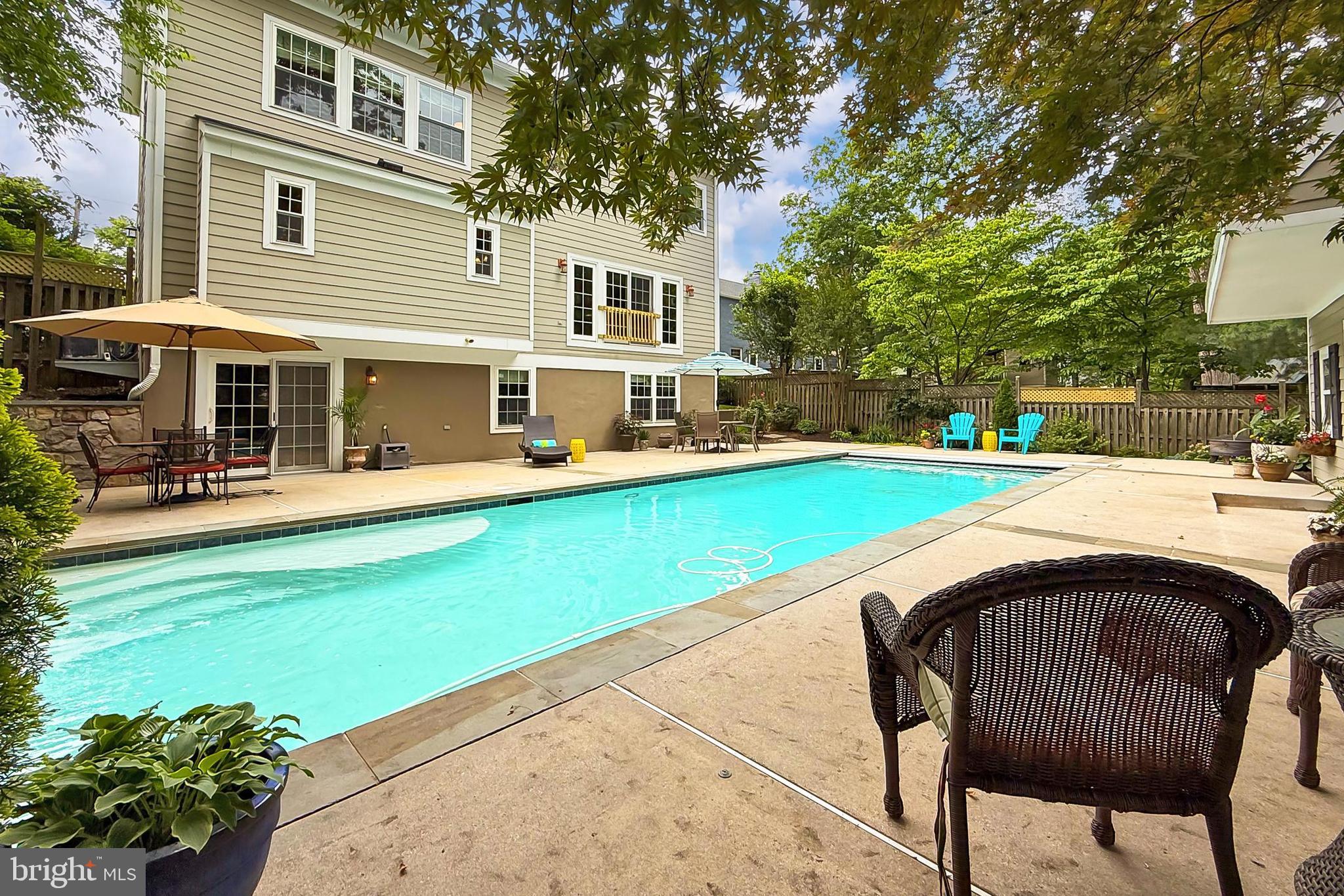 WALNUT HILL - Residential