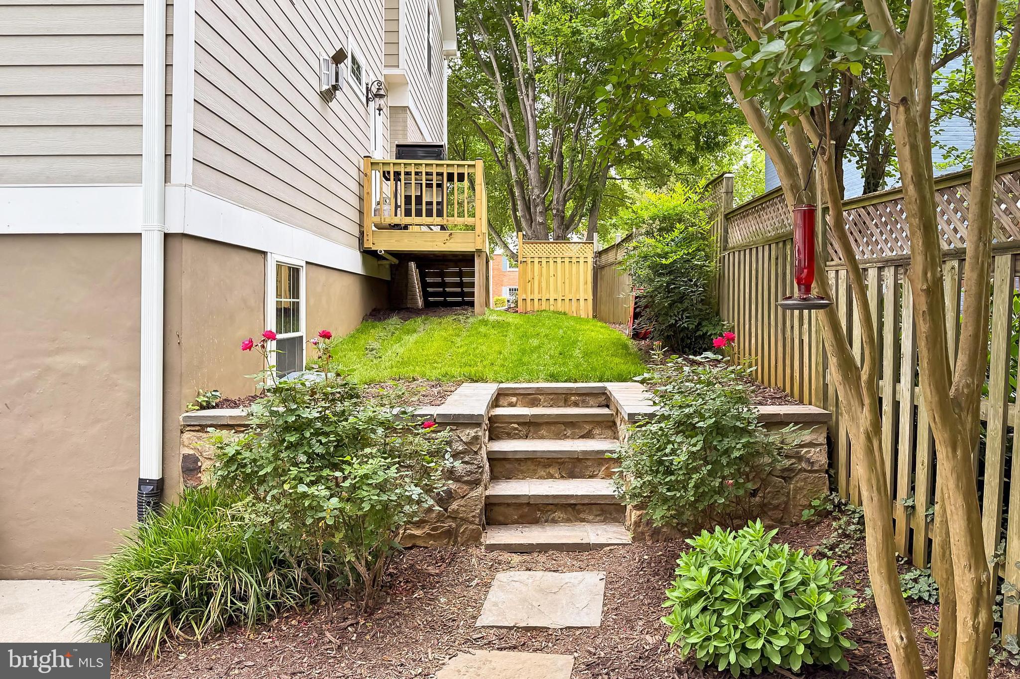 WALNUT HILL - Residential