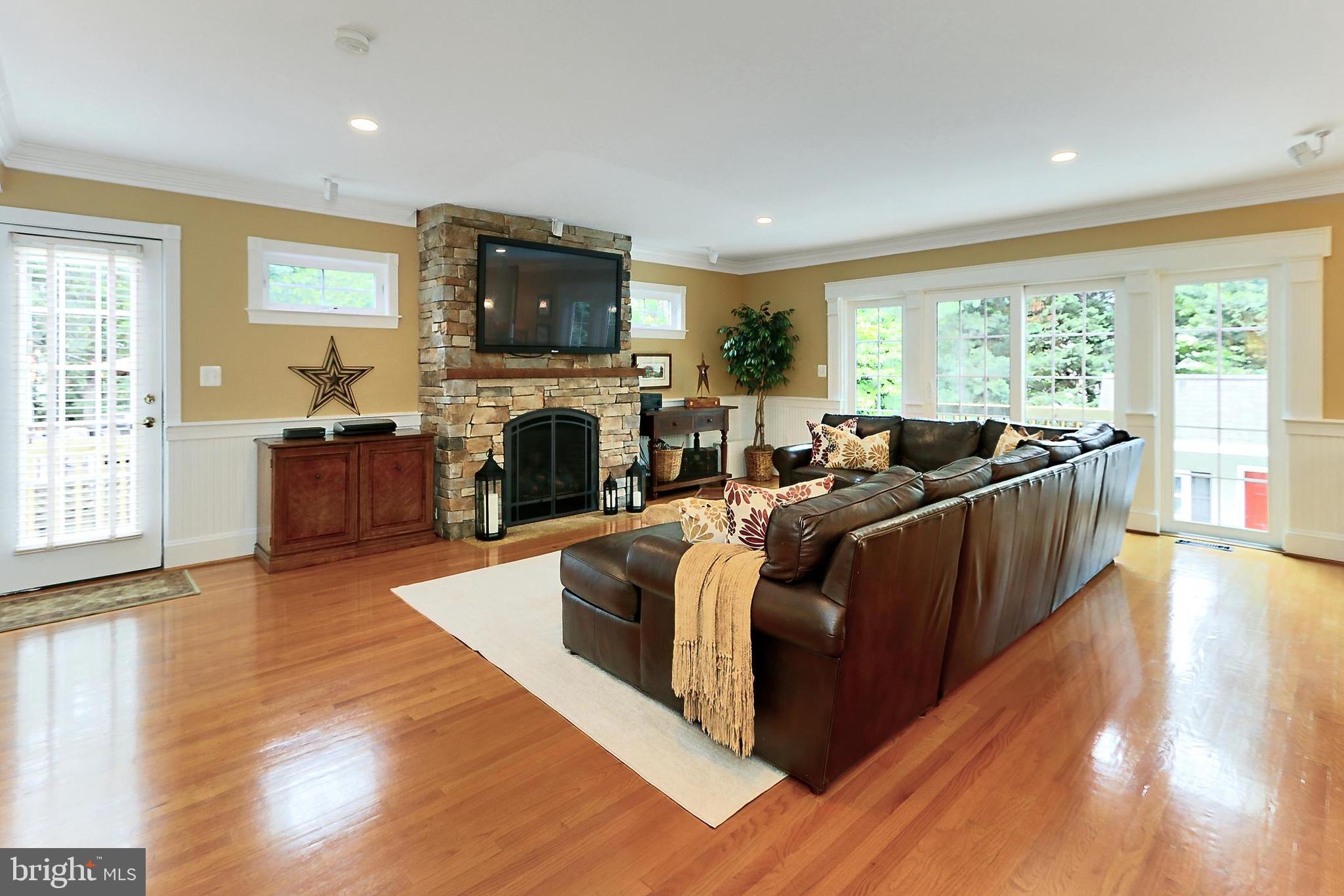 WALNUT HILL - Residential