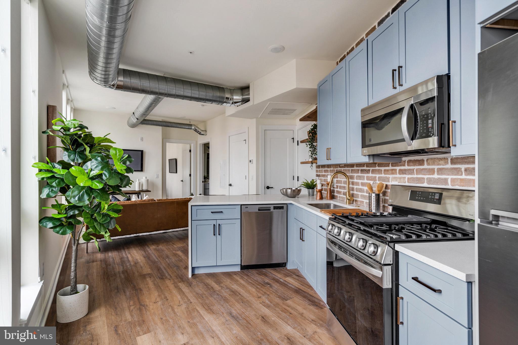 Available NOW:
Welcome to Fishtown Flatiron, a professionally managed building with modern amenities that is ready to welcome you home! This wonderful building features a magnificent lobby with secure entry and a package room for peace of mind, plus 2 separate stairwells for added convenience. Unit #2B is a 2nd Floor 1 bedroom, 1 bathroom apartment with an open floor plan for a bright and airy atmosphere. Your gorgeous kitchen boasts exposed brick, skylights, gray shaker cabinets with chrome fixtures, and beautiful pendant lighting. A full lineup of stainless steel appliances include built-in overhead microwave, gas oven + stove, dishwasher, and refrigerator with drink & ice dispenser. Head into your modern bathroom to view paisley tile flooring, lighted vanity, and a lovely shower stall with beautiful tiling. Each apartment is conveniently equipped with central air conditioning and in-unit washer & dryer for added convenience. This incredible space won't last long - call today!
Lease Terms:
Generally, 1st month, 12th month, and 1 month security deposit due at, or prior to, lease signing. Other terms may be required by Landlord. $55 application fee per applicant. Pets are conditional on owner's approval and may require an additional fee, if accepted. (Generally, $500/dog and $250/cat). Tenants responsible for: electricity, cable/internet, a $20/month flat gas fee, and a $35/month flat water fee. Landlord Requirements: Applicants to make 3x the monthly rent in verifiable net income, credit history to be considered (i.e. no active collections), no evictions within the past 4 years, and must have a verifiable rental history with on-time rental payments. Exceptions to this criteria may exist under the law and will be considered. Cosigners accepted. Please note: photos & video tour may be from a similar unit within the building; exact layouts & finishes may vary.