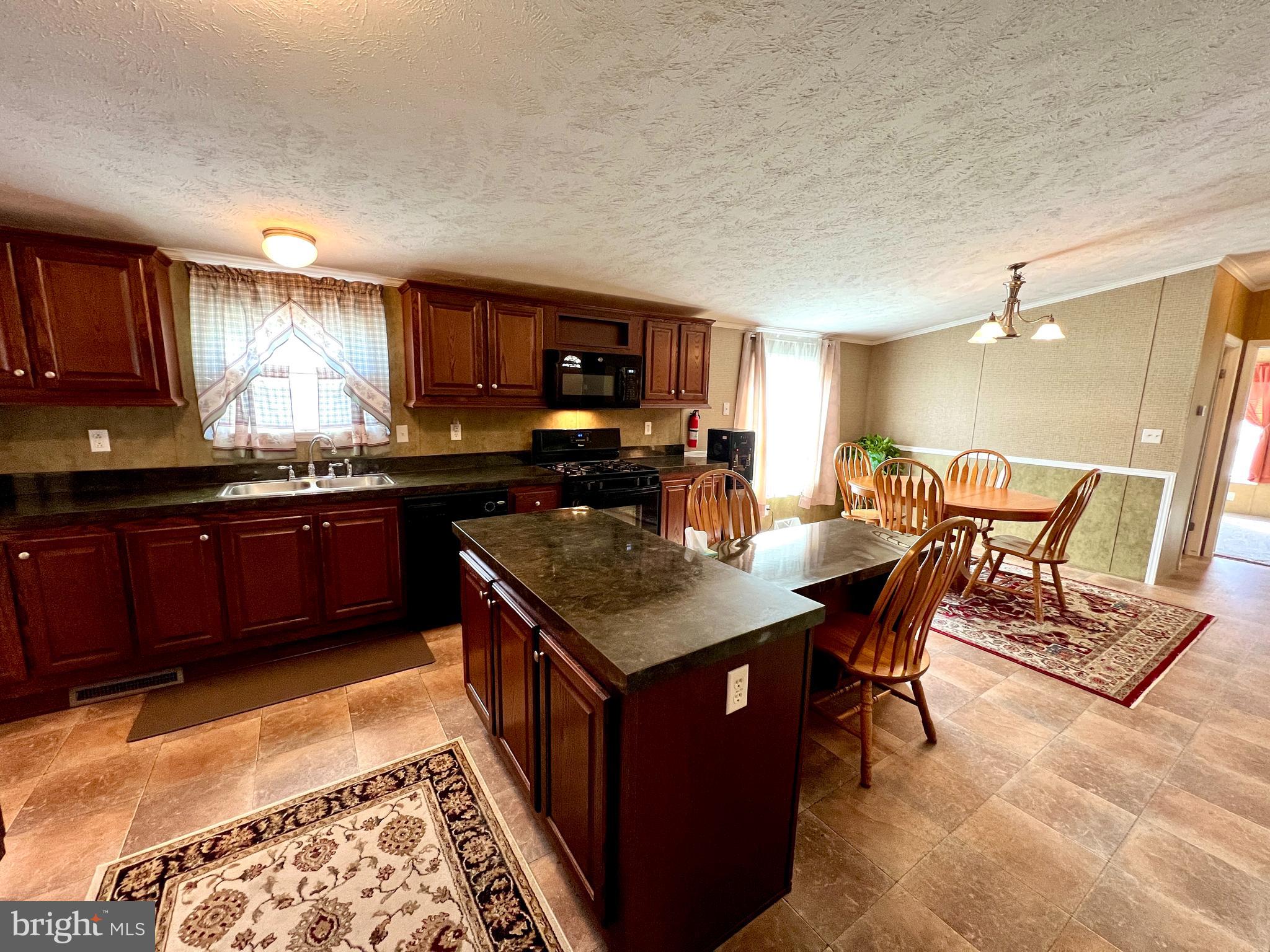 FRIEDEN MANOR - Residential