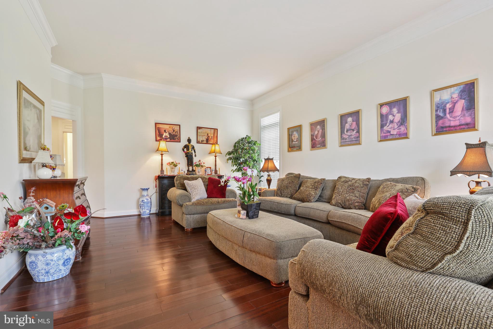 LONG FARM - Residential