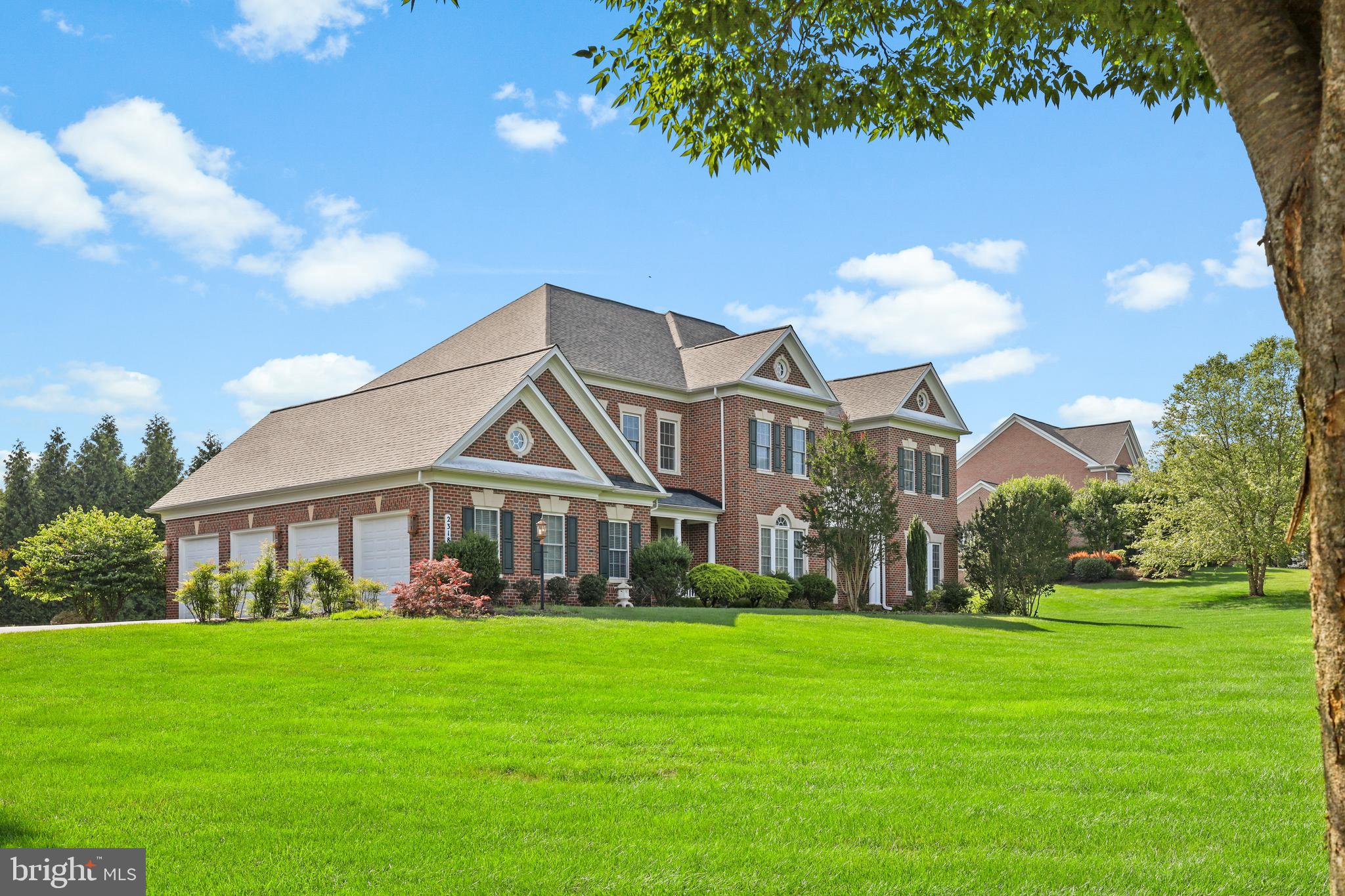 LONG FARM - Residential