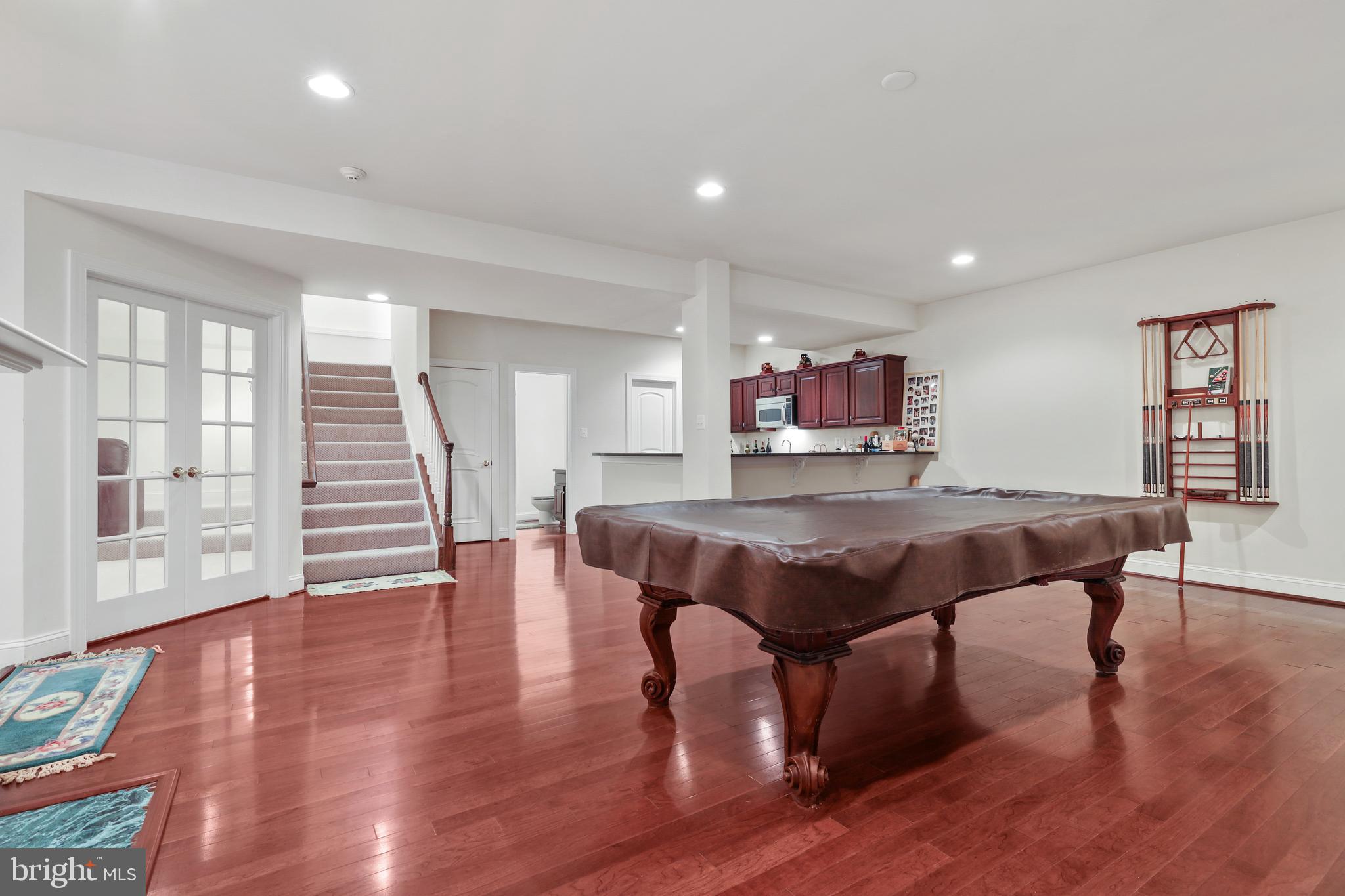 LONG FARM - Residential