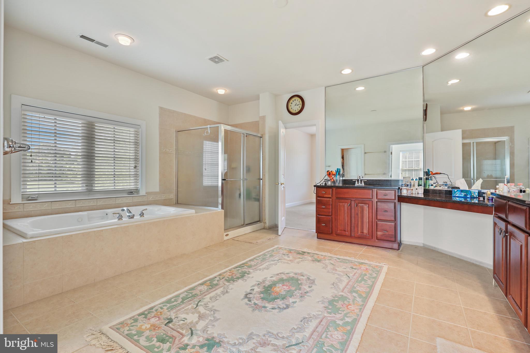 LONG FARM - Residential