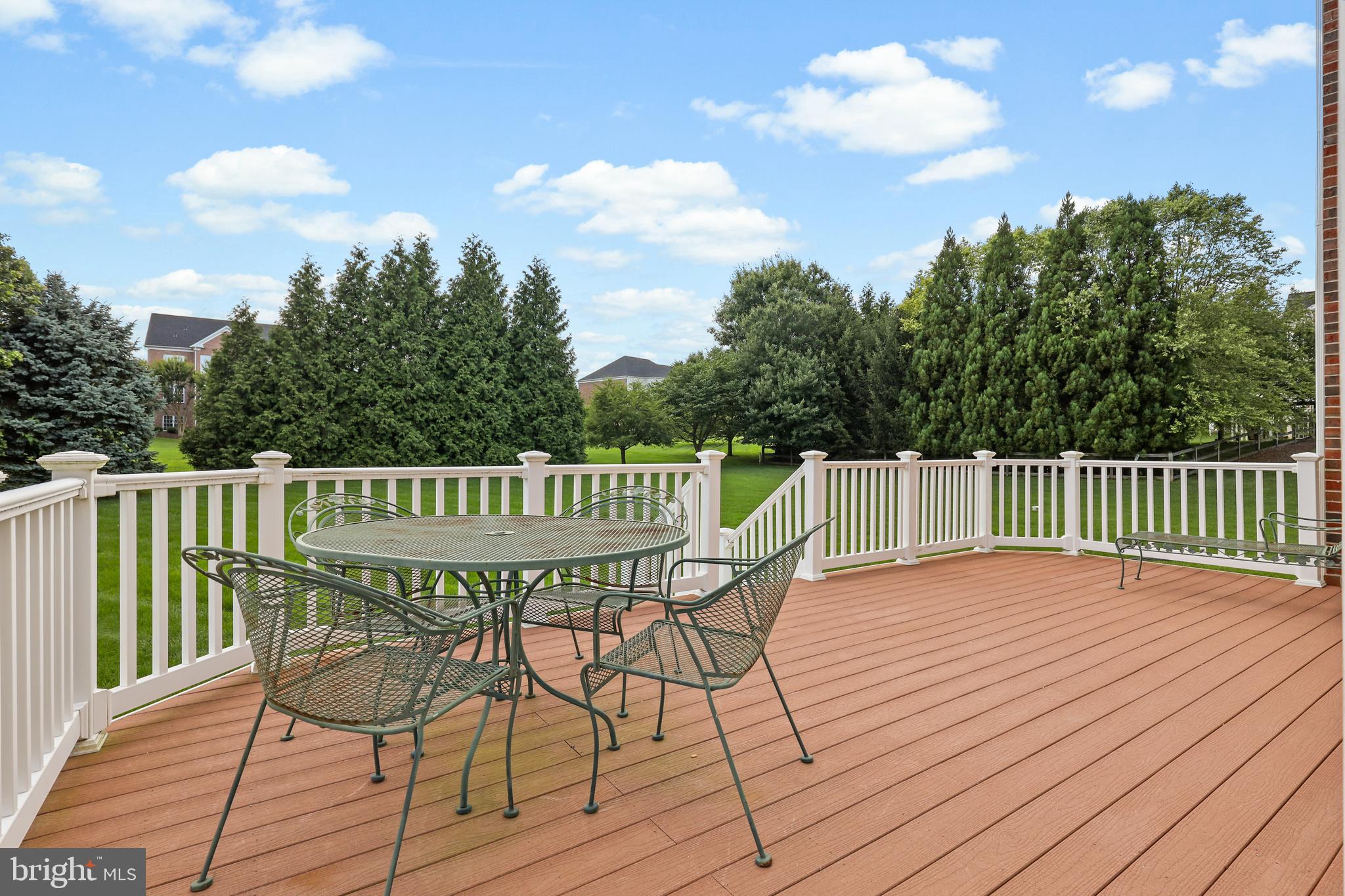 LONG FARM - Residential