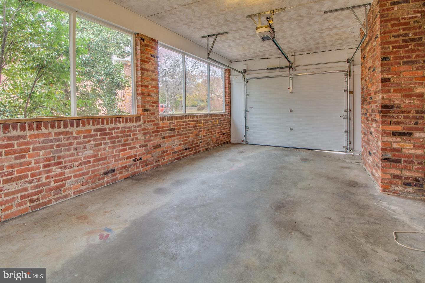 GLEN FOREST - Residential Lease